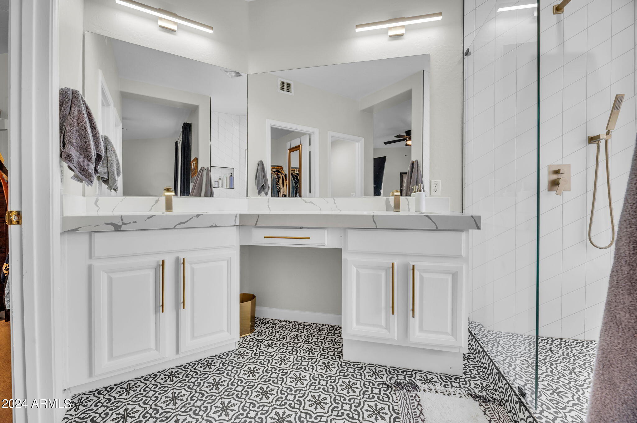 2019 E CAMPBELL Avenue, 115