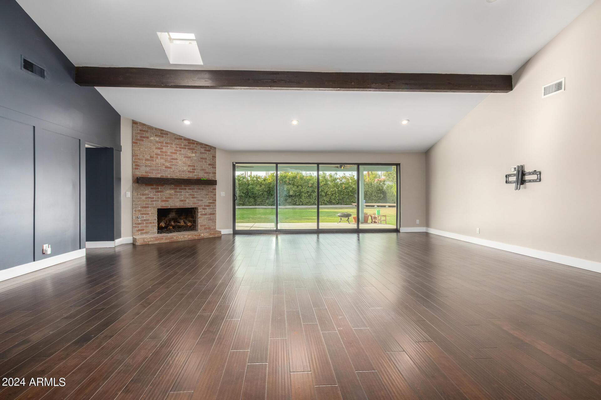 6126 N 13TH Place