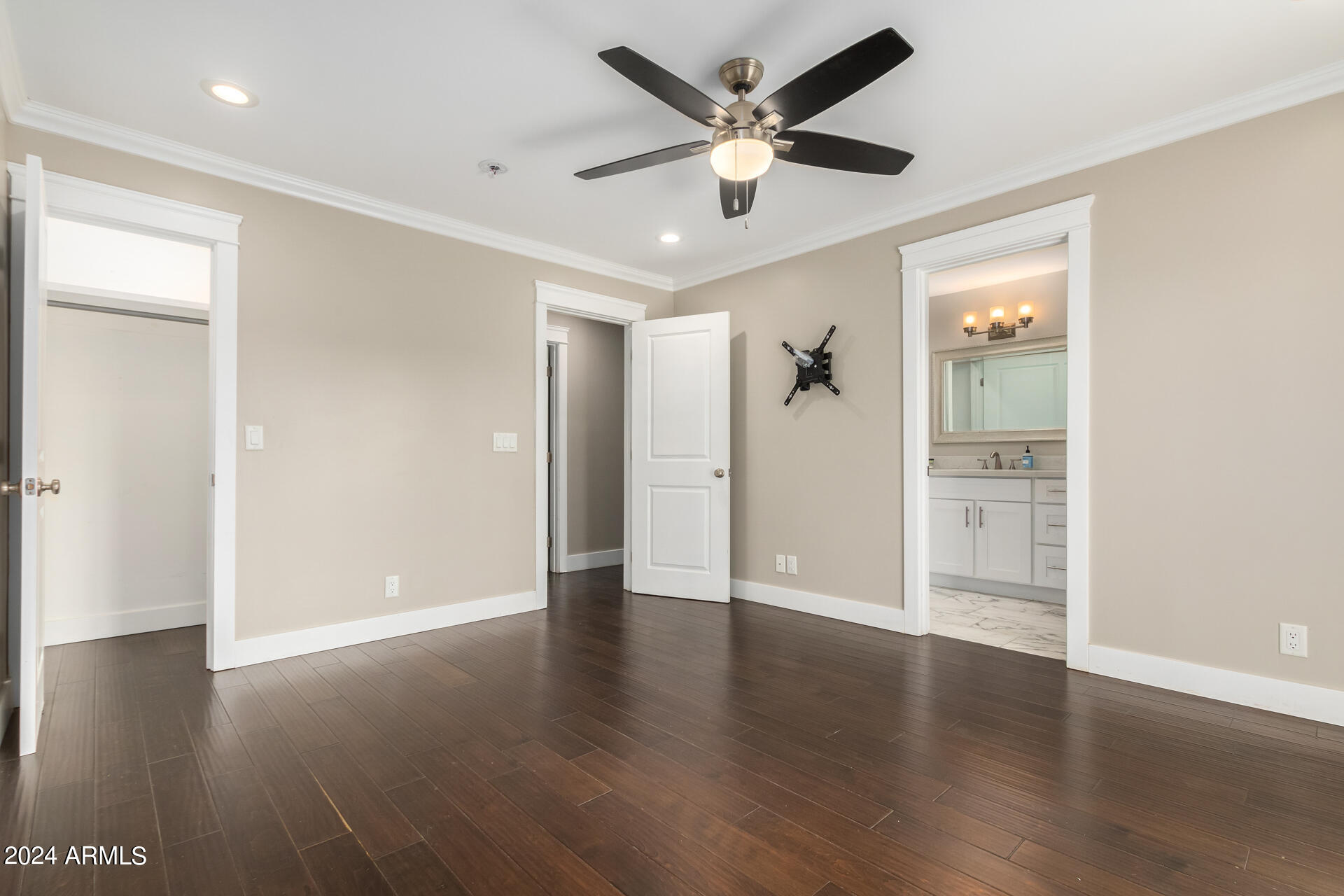 6126 N 13TH Place