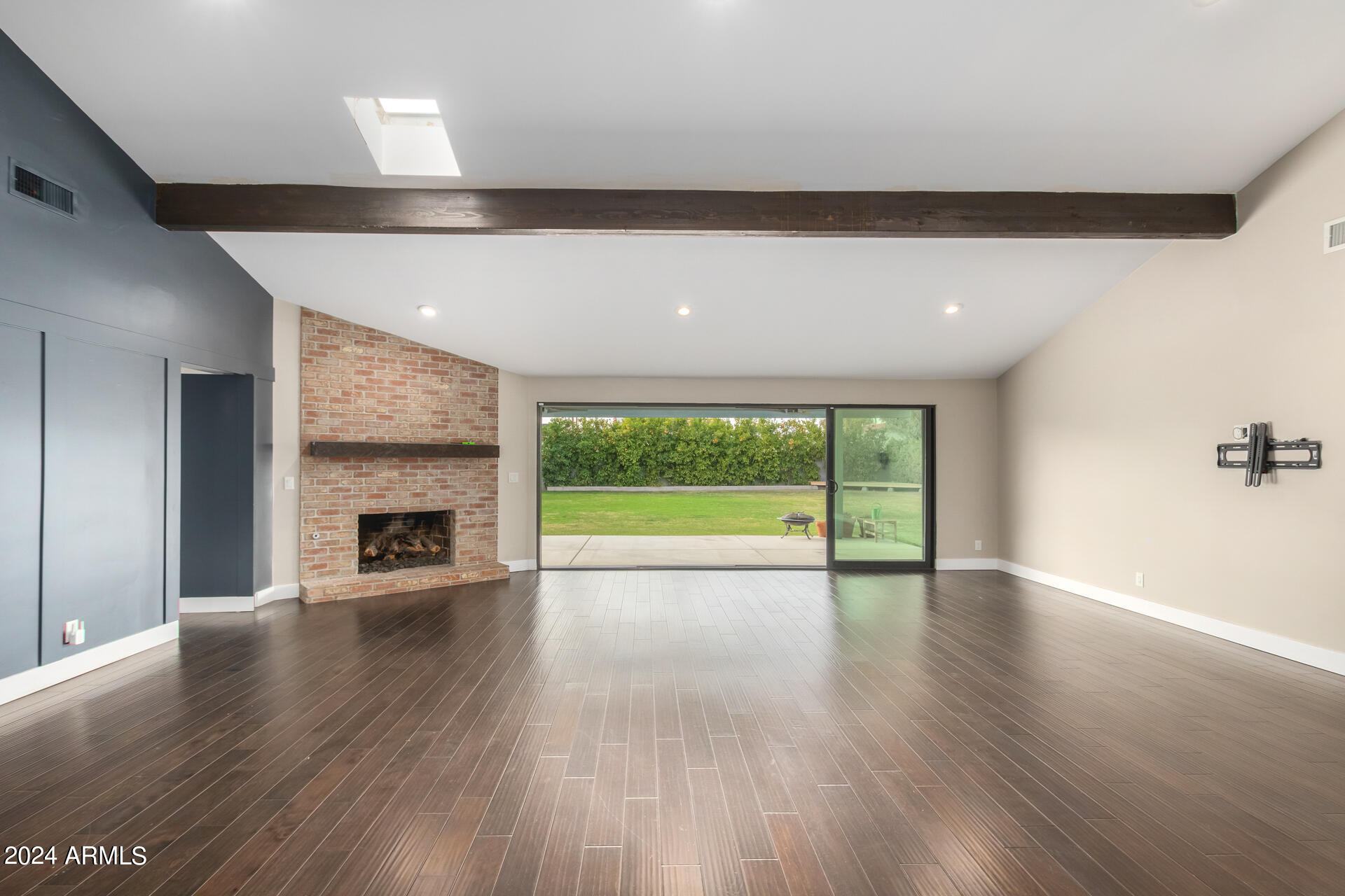 6126 N 13TH Place