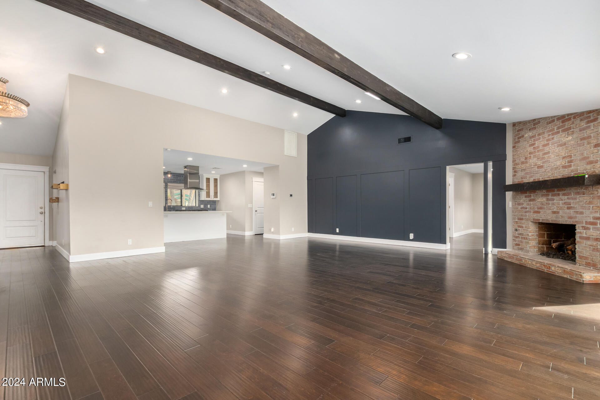 6126 N 13TH Place