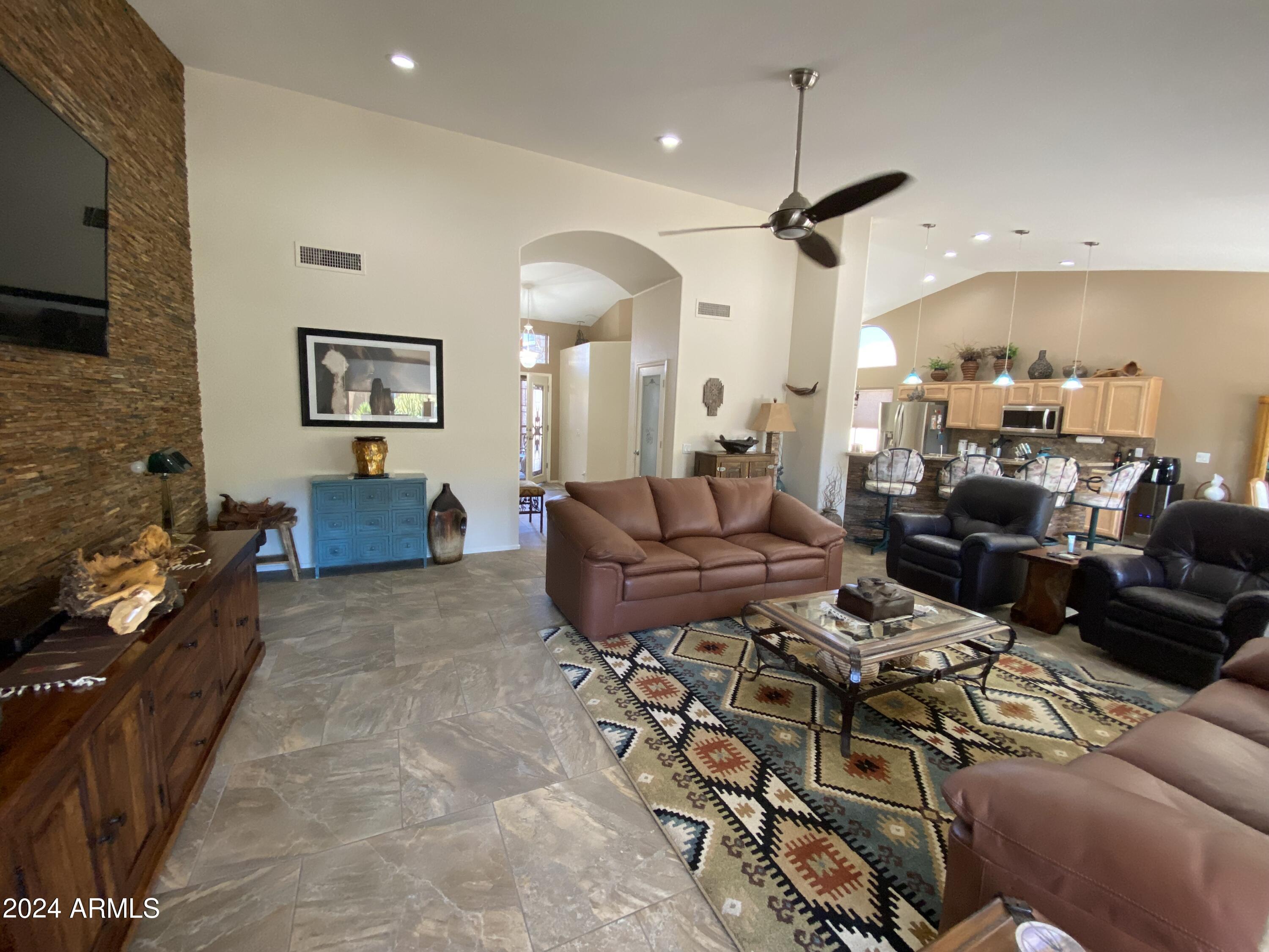 453 W TEAKWOOD Drive