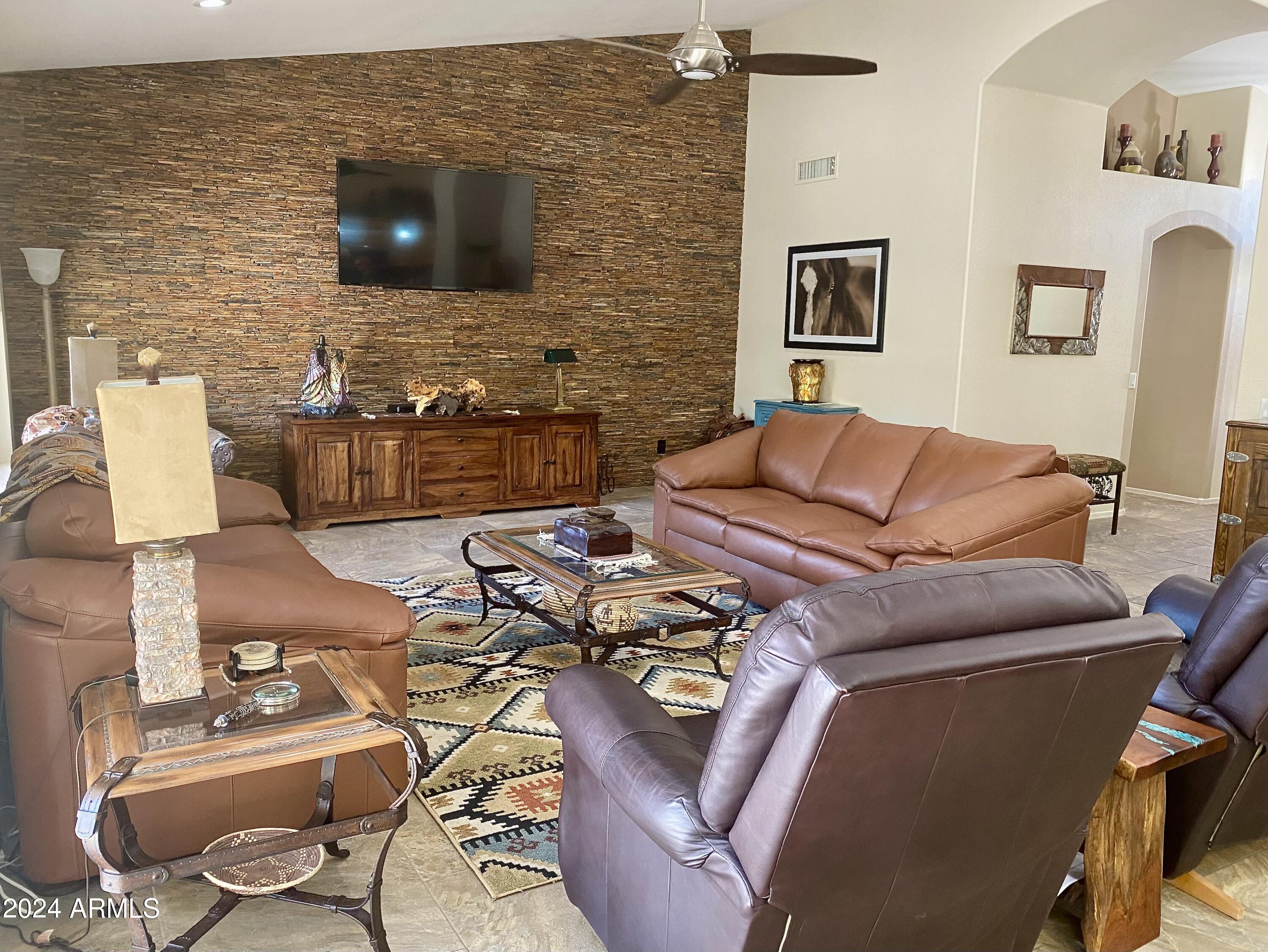 453 W TEAKWOOD Drive