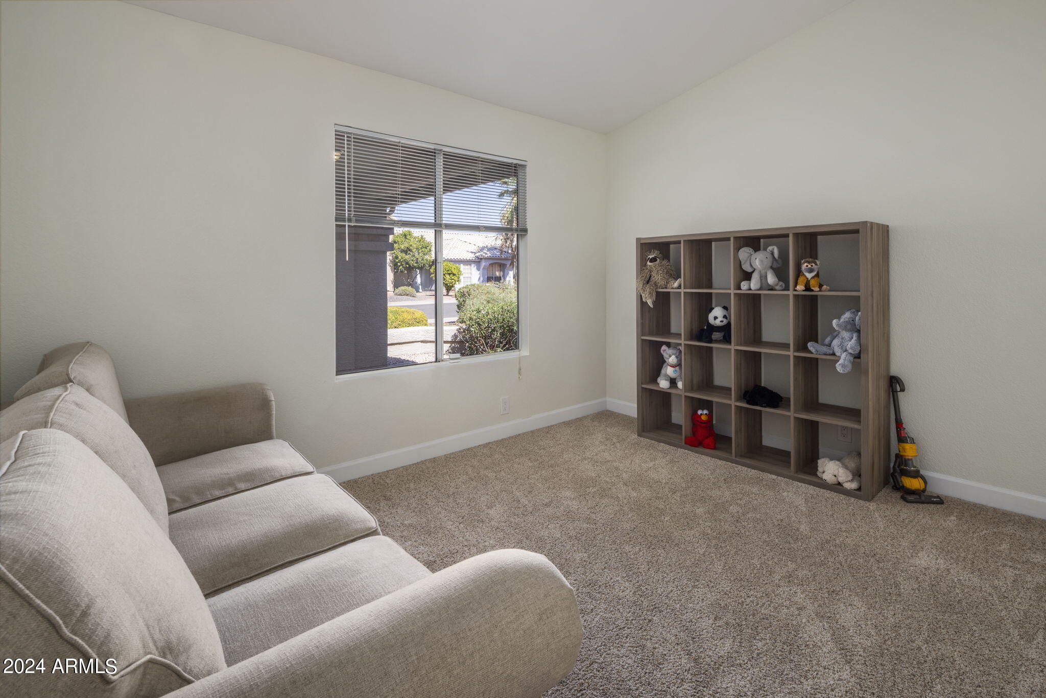 3509 E MORROW Drive
