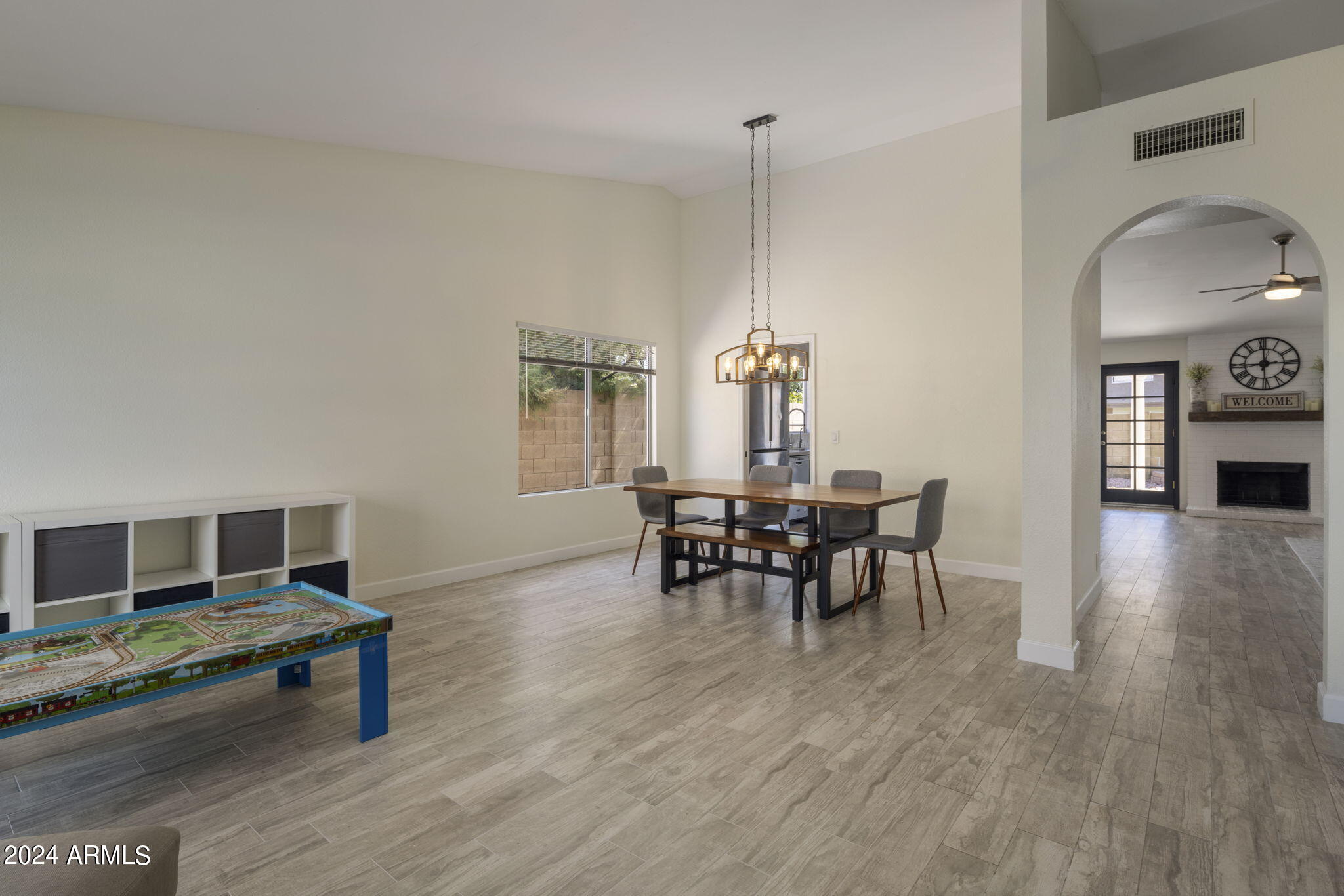 3509 E MORROW Drive