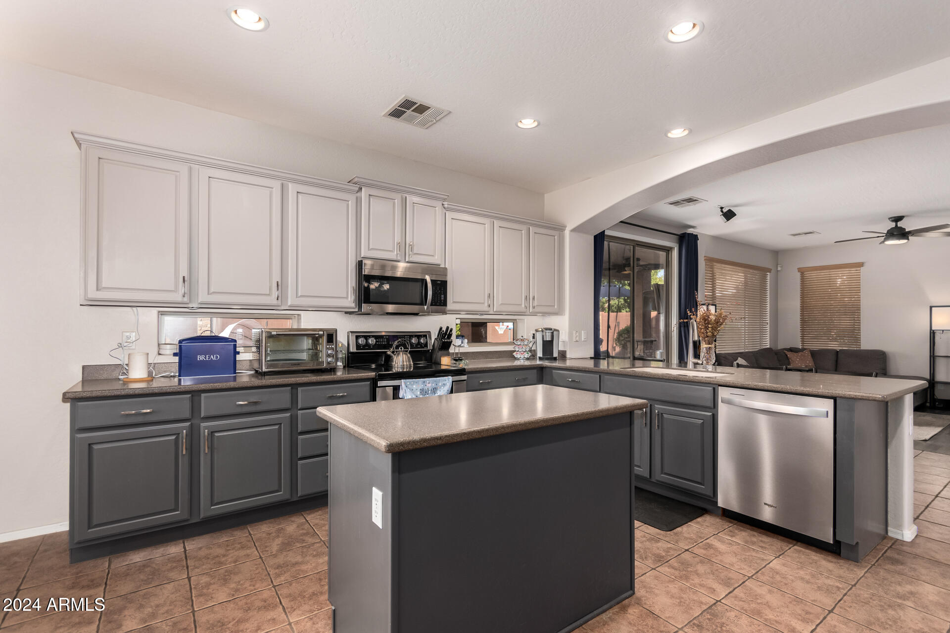 1248 E NIGHTINGALE Lane