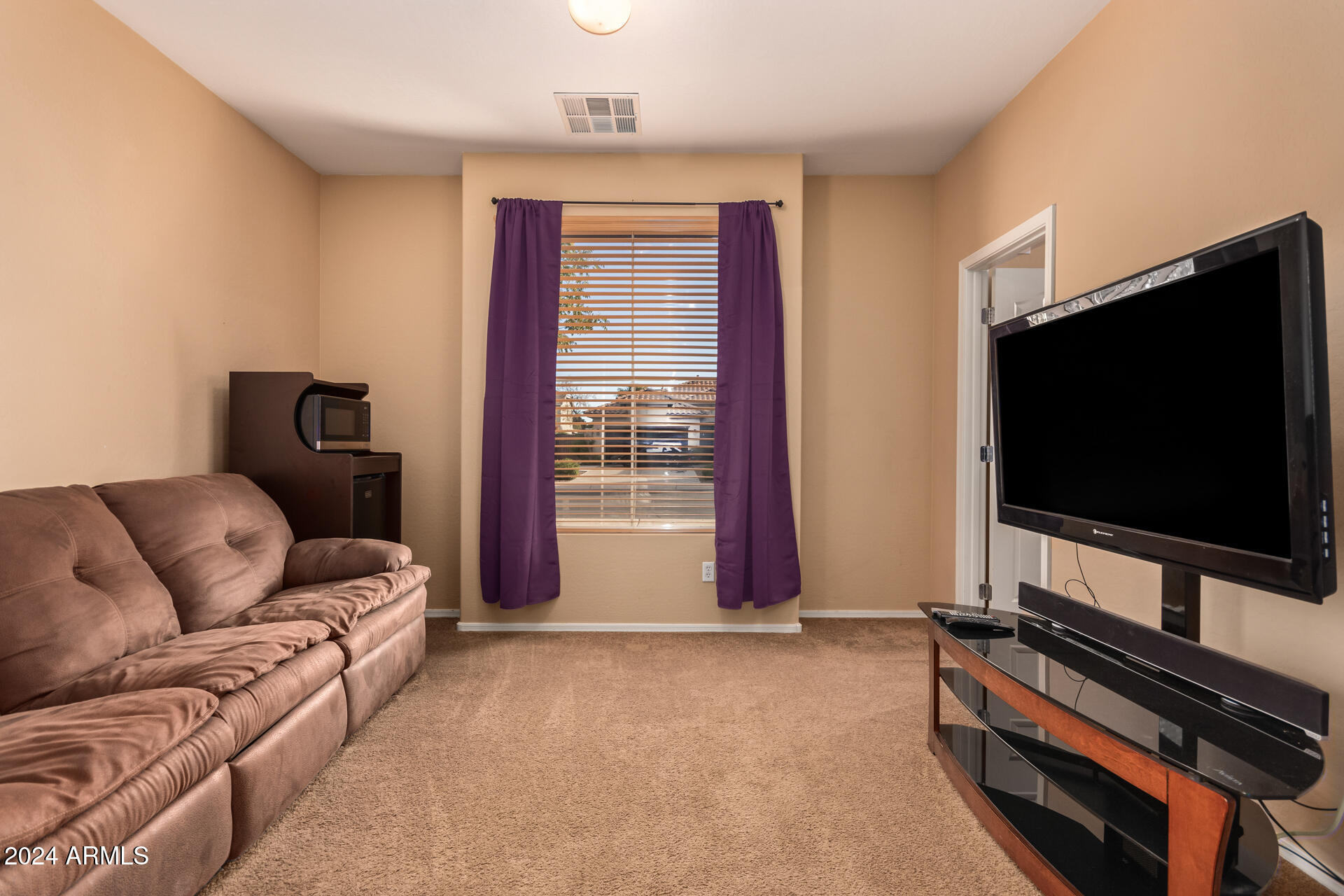 1248 E NIGHTINGALE Lane