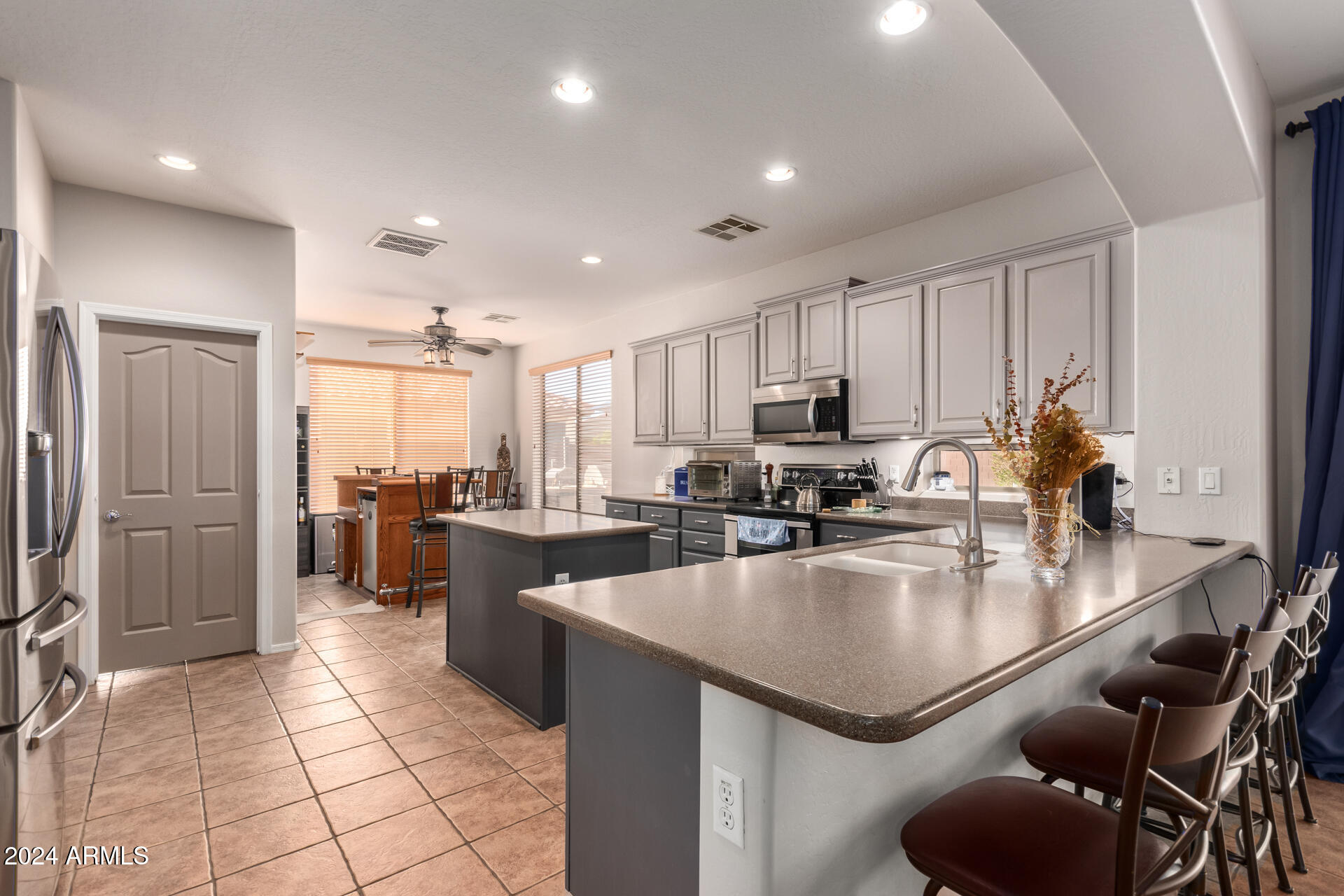 1248 E NIGHTINGALE Lane