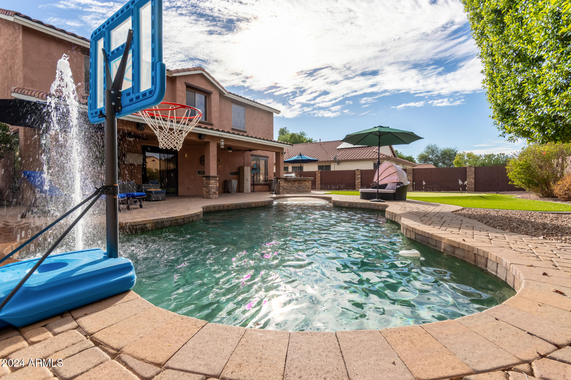 1248 E NIGHTINGALE Lane