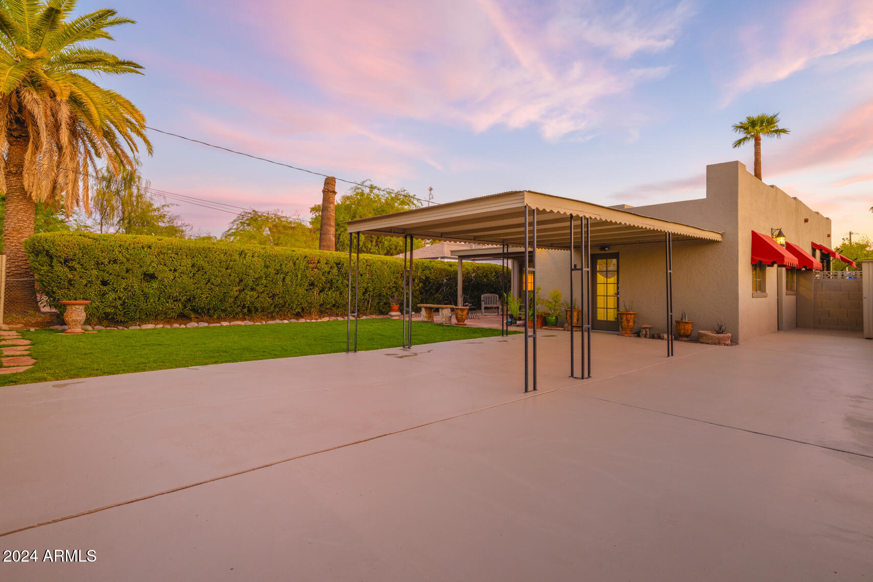 1346 W Willetta Street