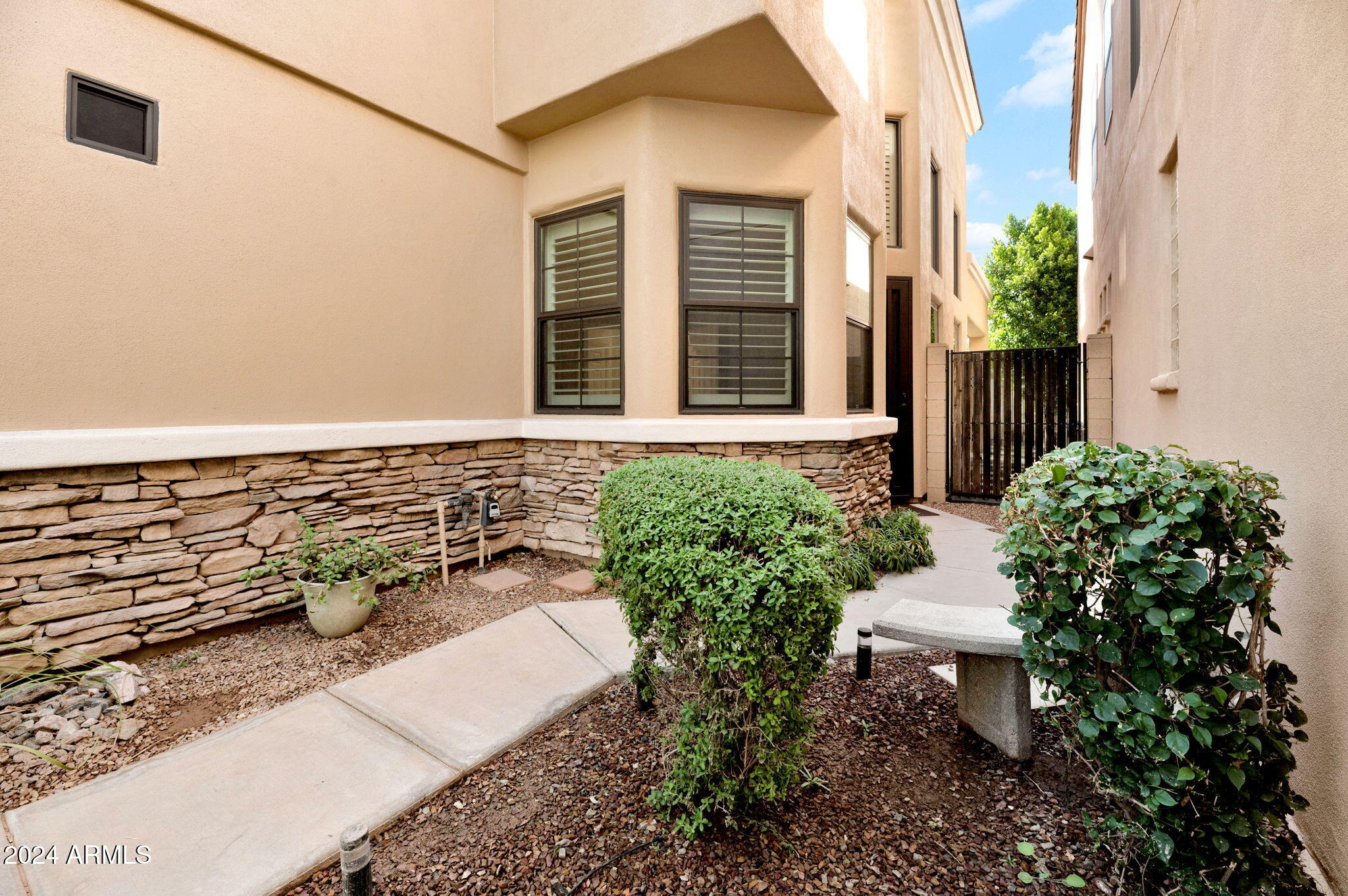 6504 N 14TH Place