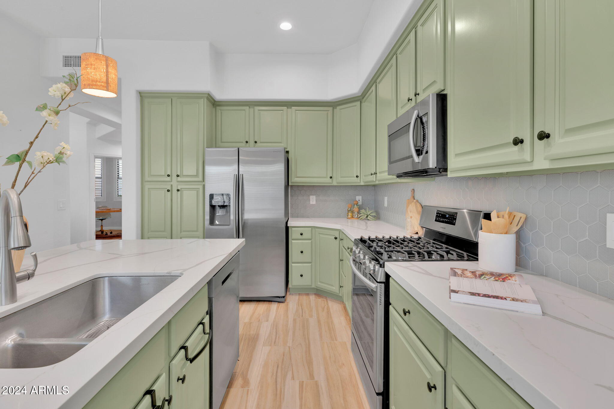 6504 N 14TH Place
