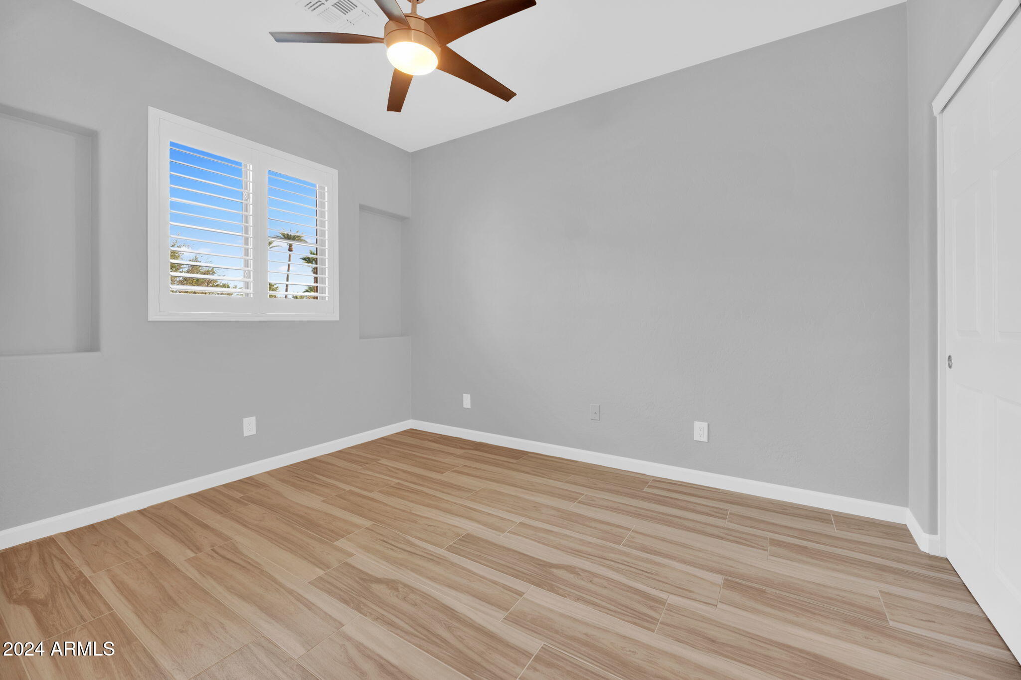 6504 N 14TH Place