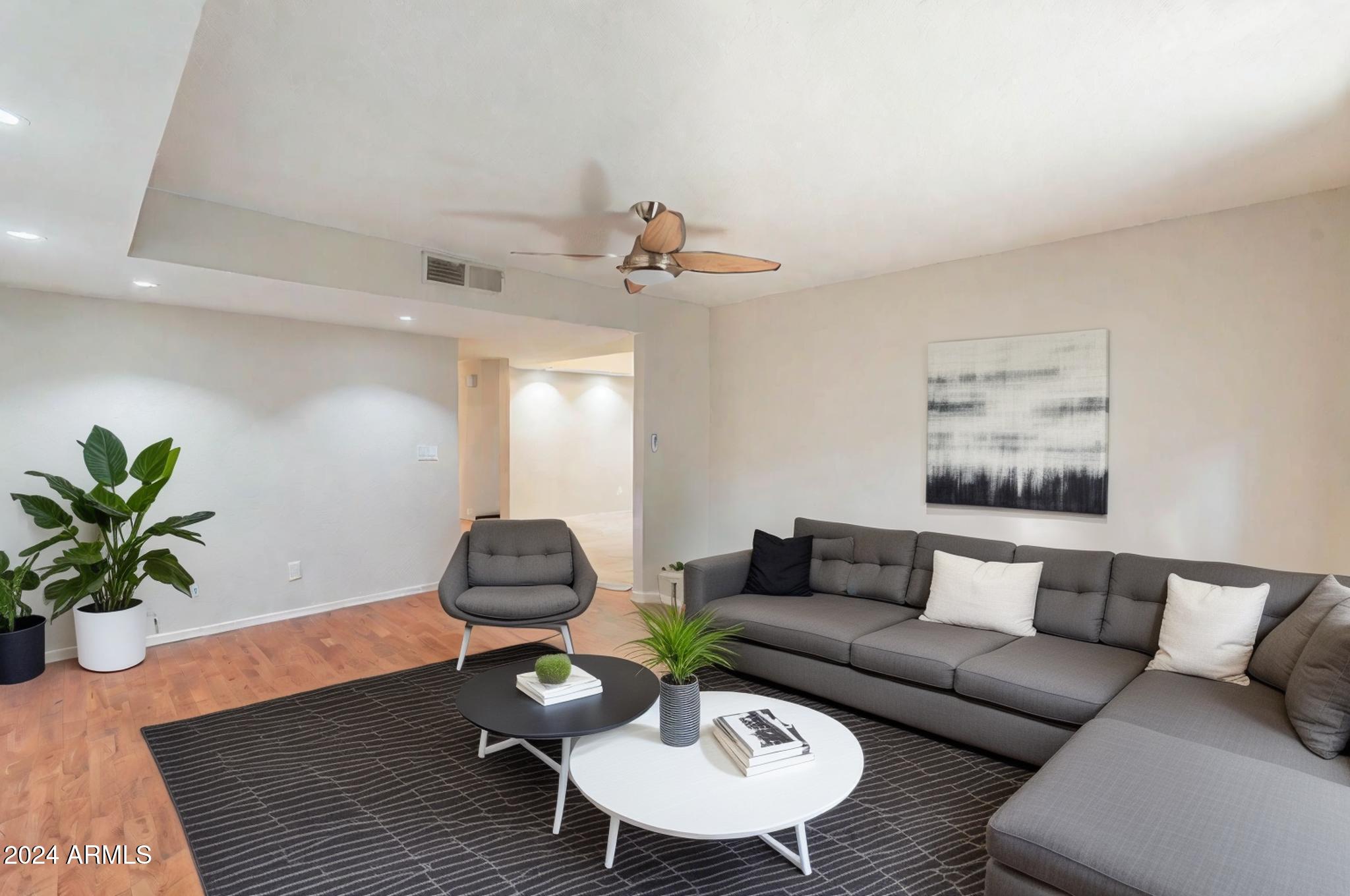 2232 W LINDNER Avenue 22