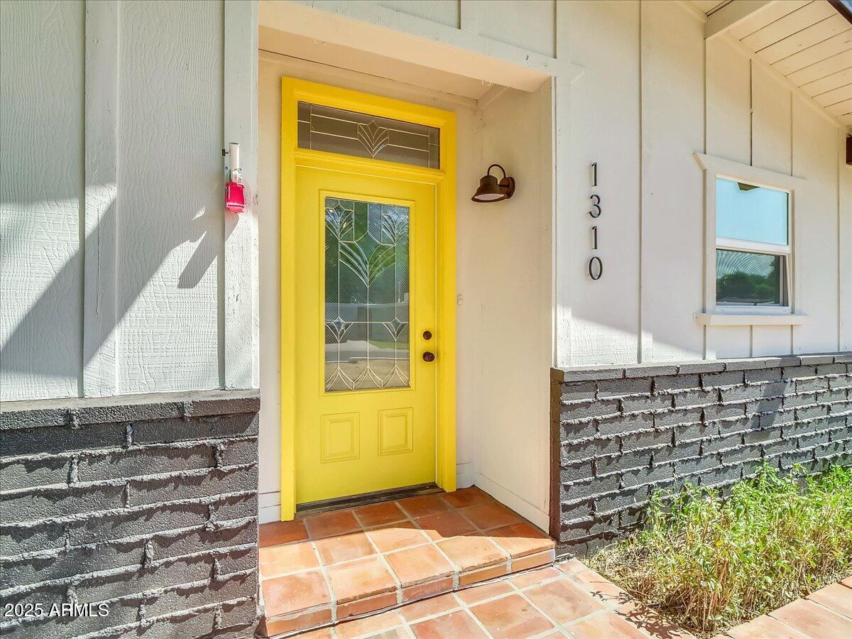 1310 W PALMAIRE Avenue