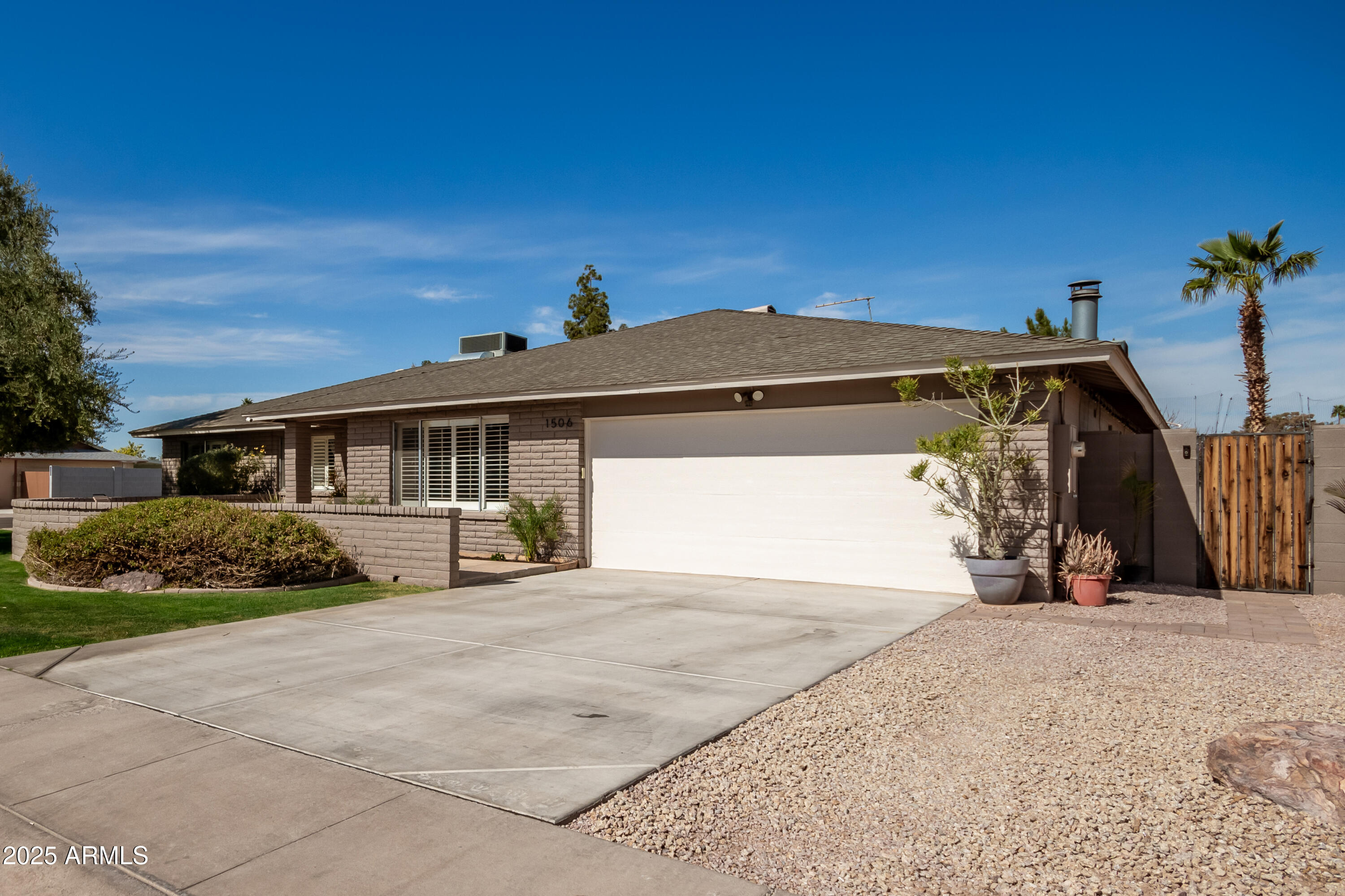 1506 E Gemini Drive