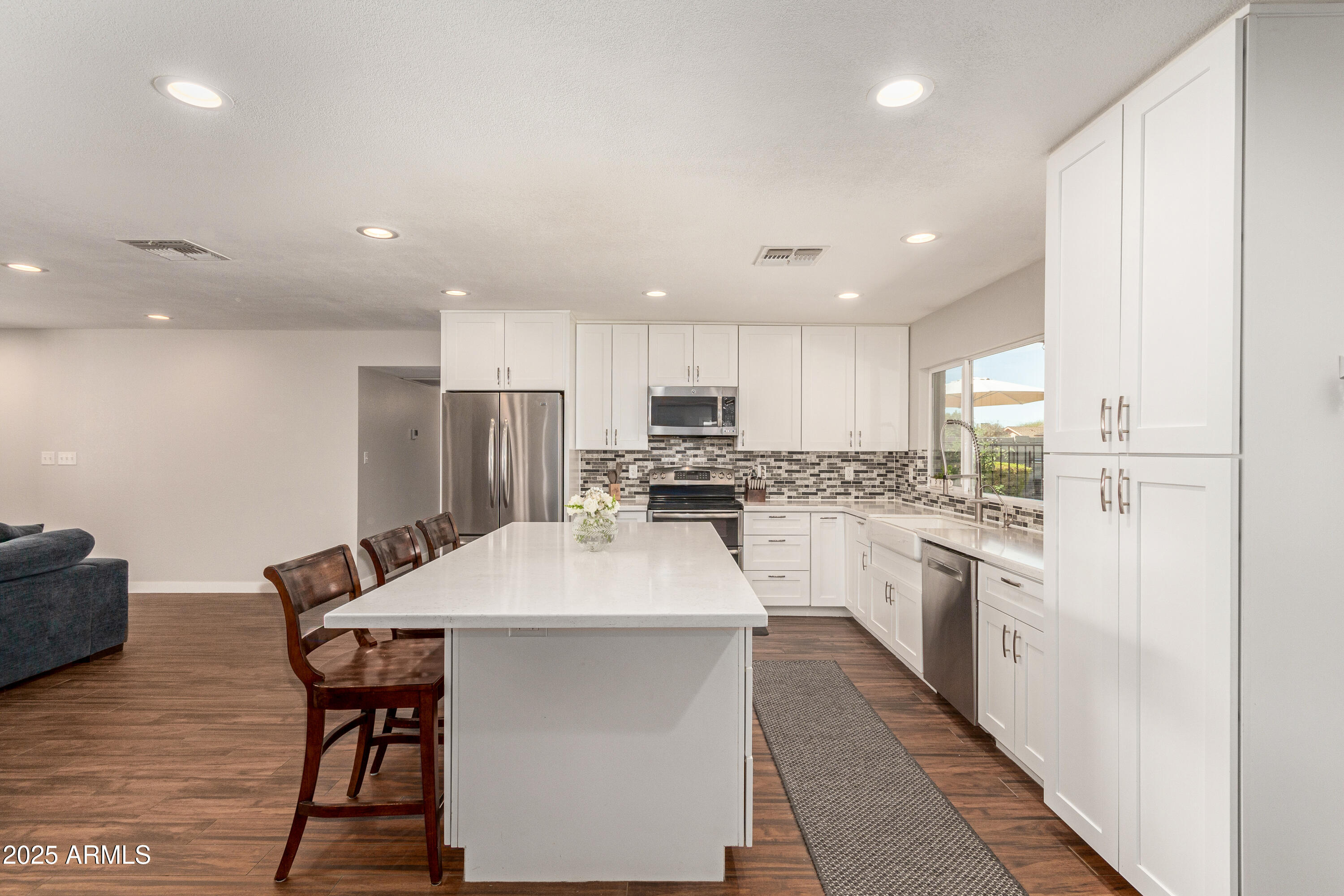 1506 E Gemini Drive