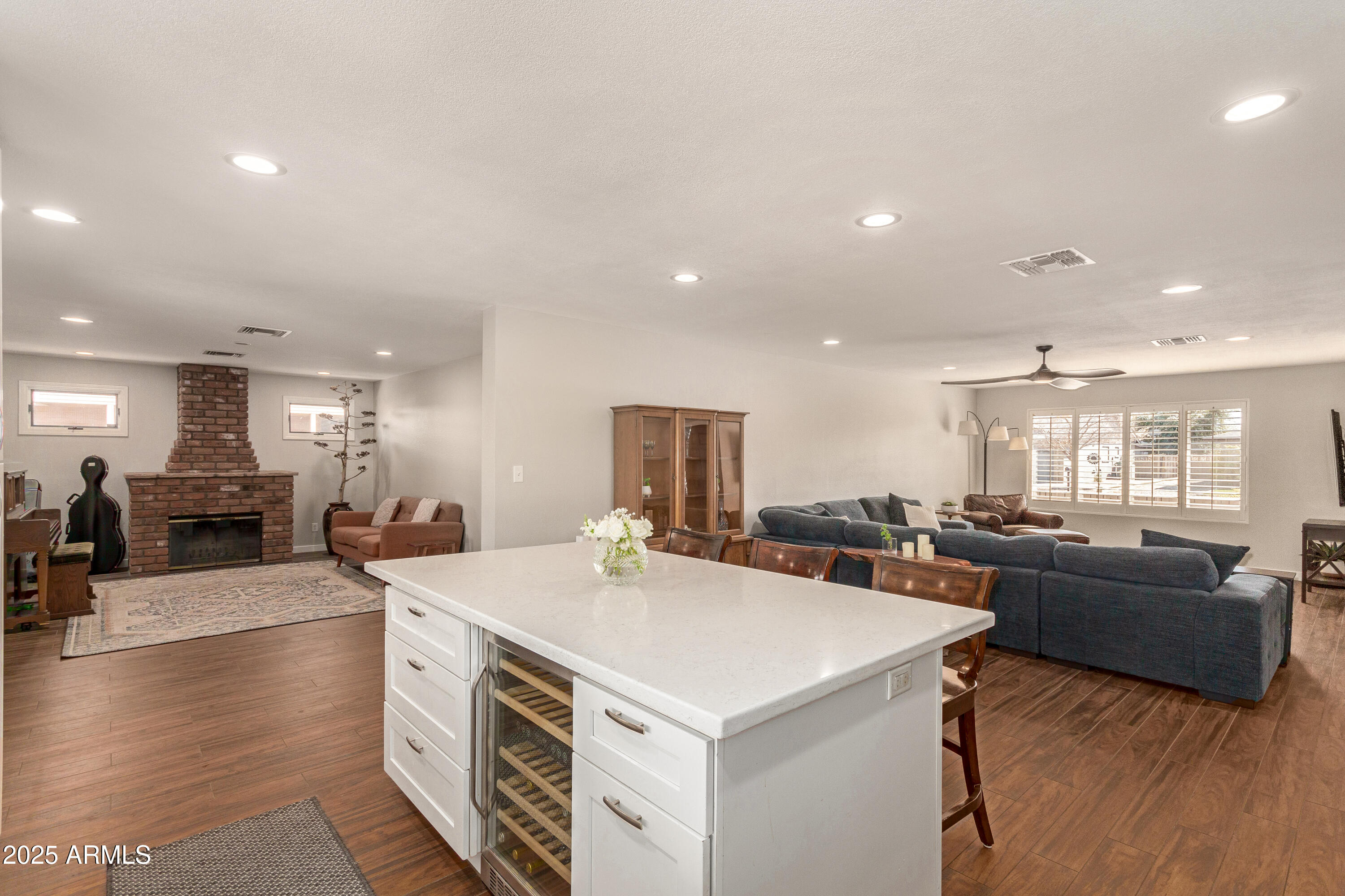 1506 E Gemini Drive