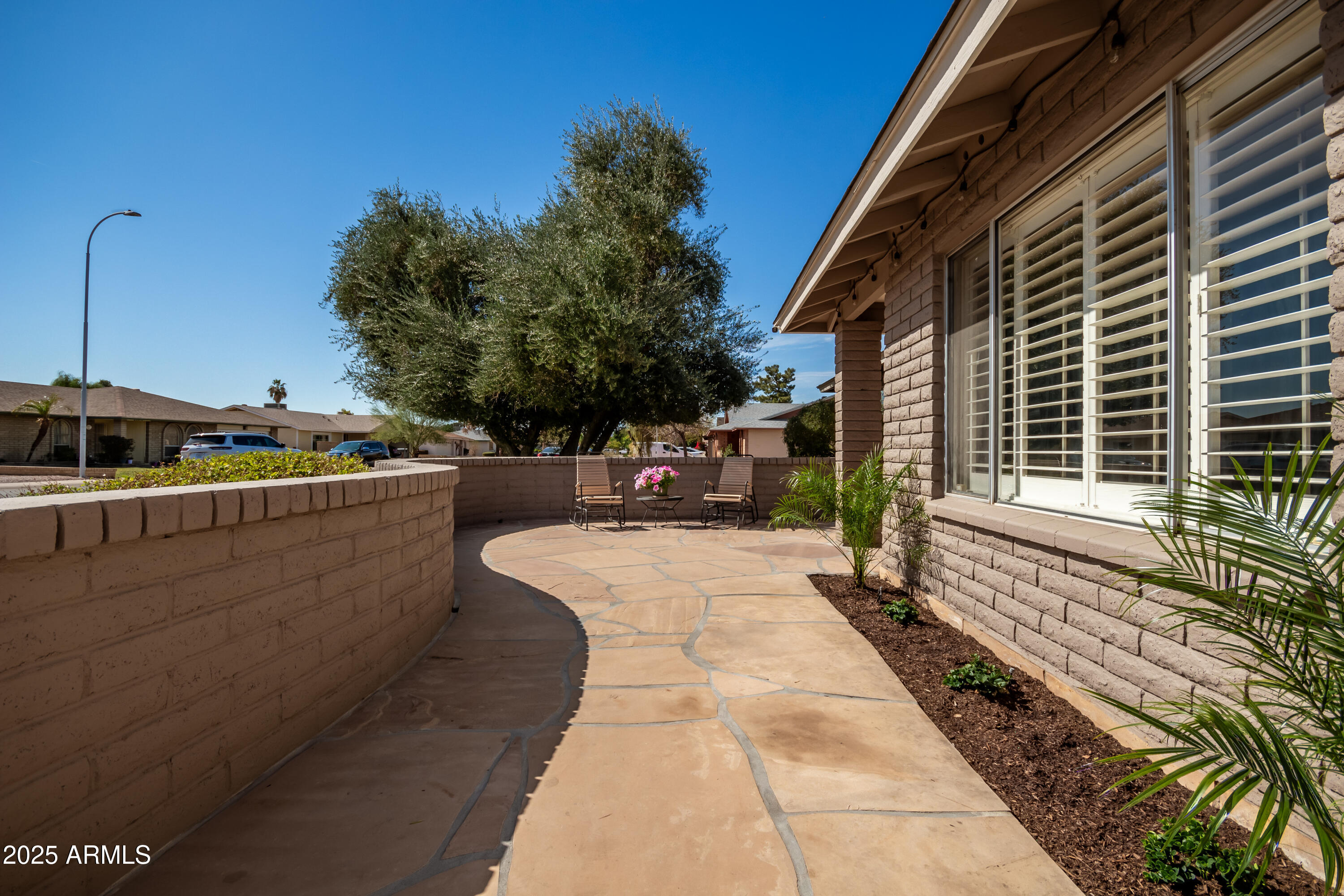 1506 E Gemini Drive