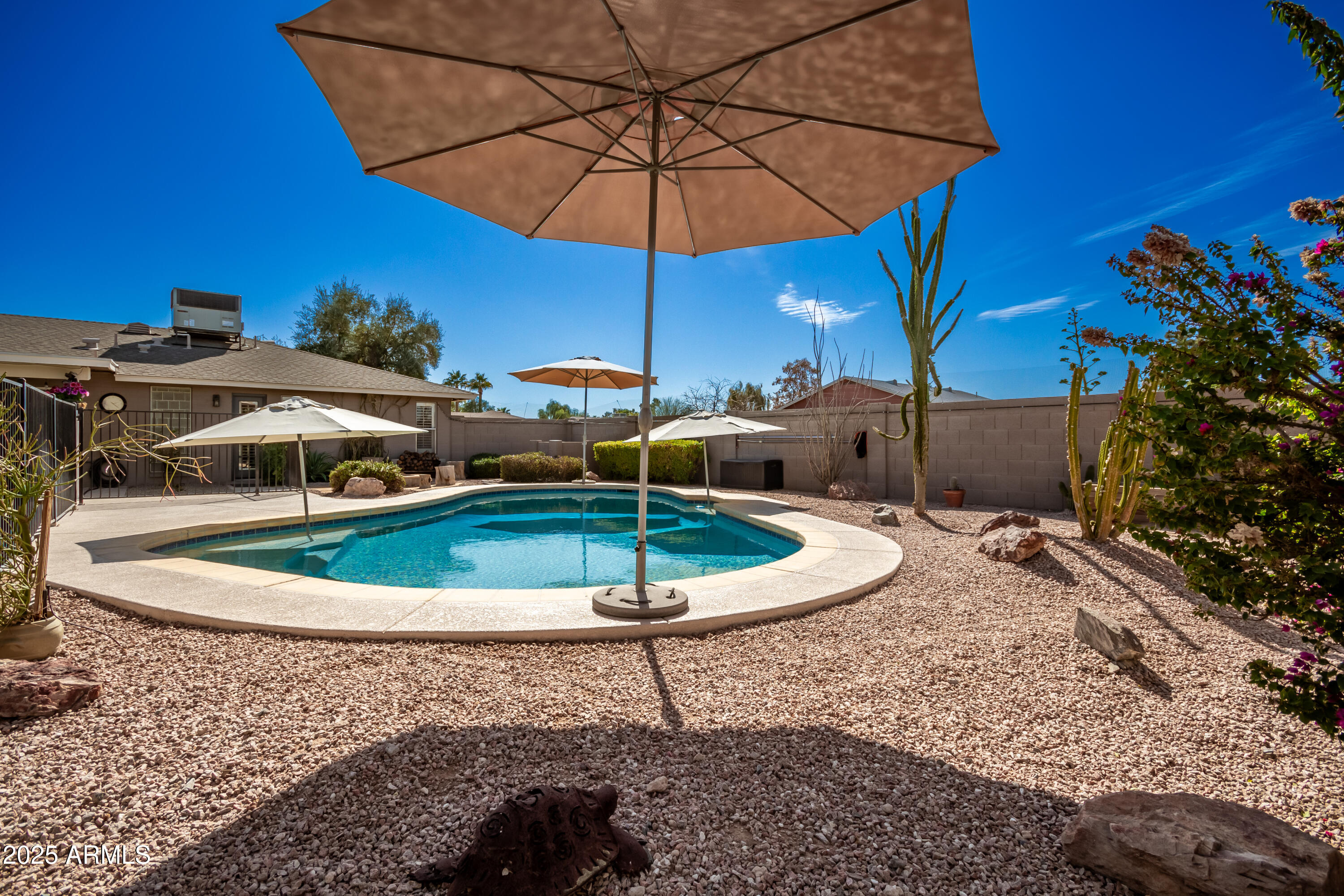 1506 E Gemini Drive