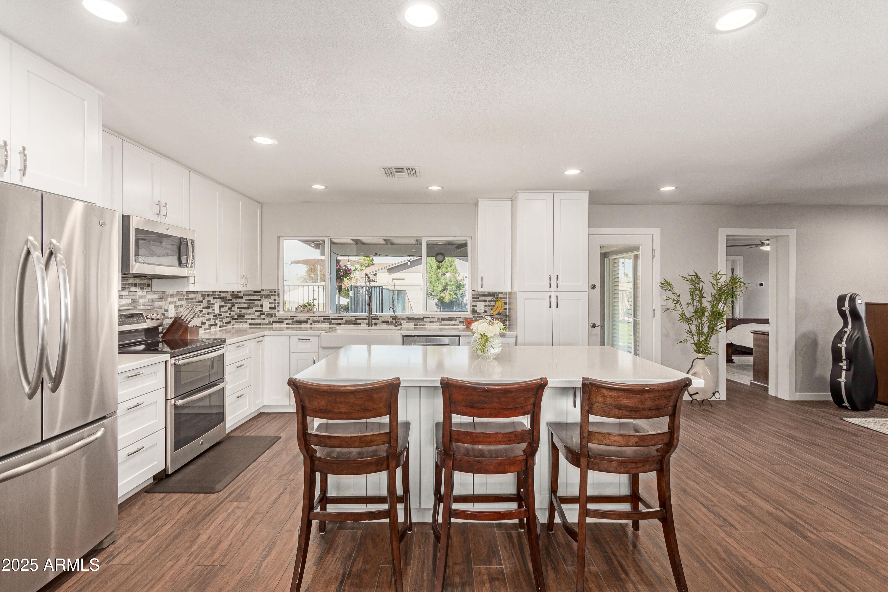 1506 E Gemini Drive
