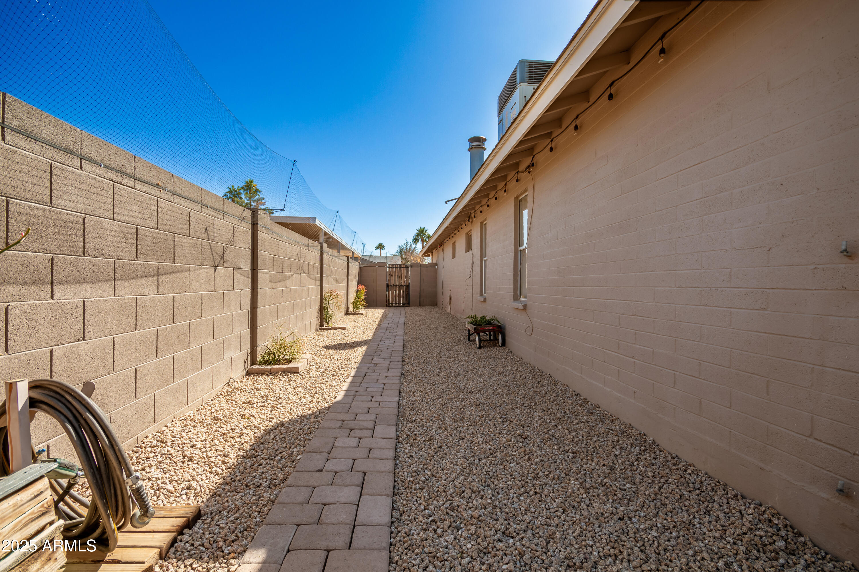 1506 E Gemini Drive