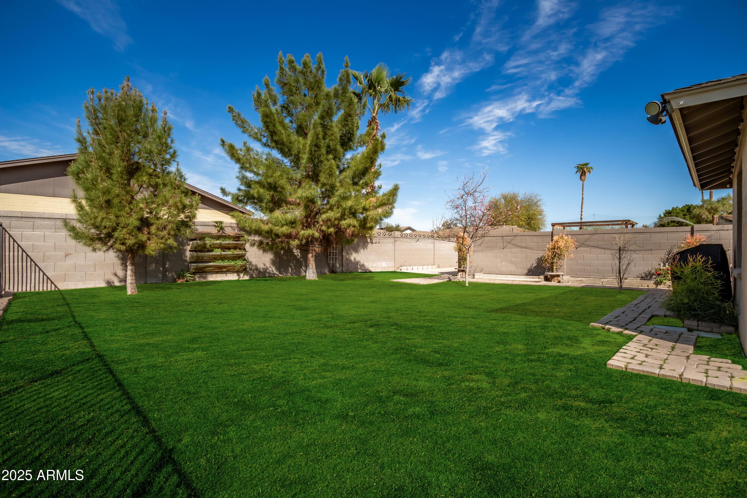1506 E Gemini Drive