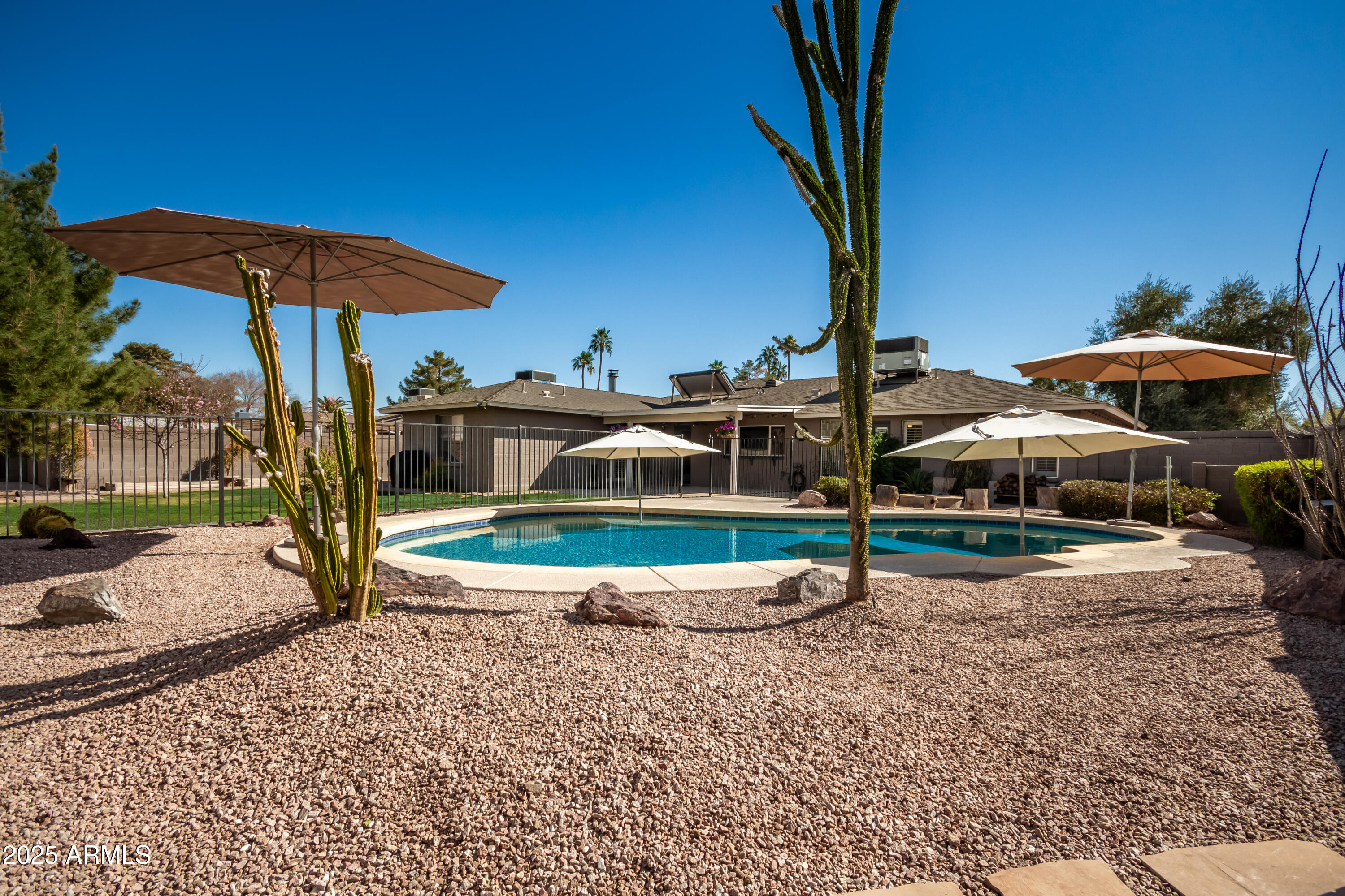 1506 E Gemini Drive