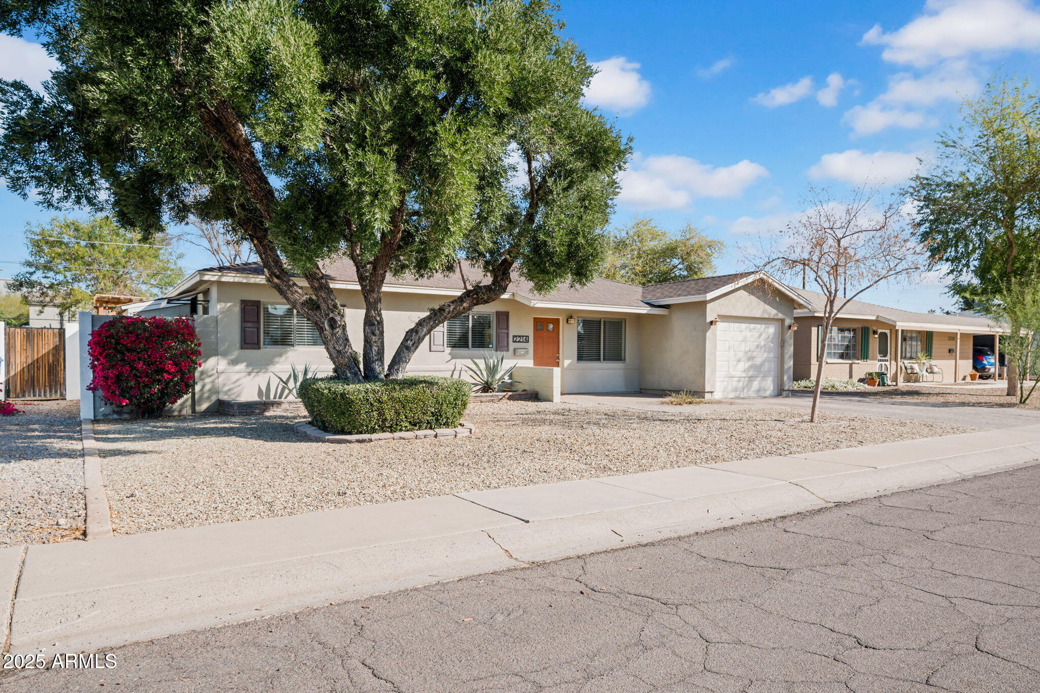 2214 E SELLS Drive