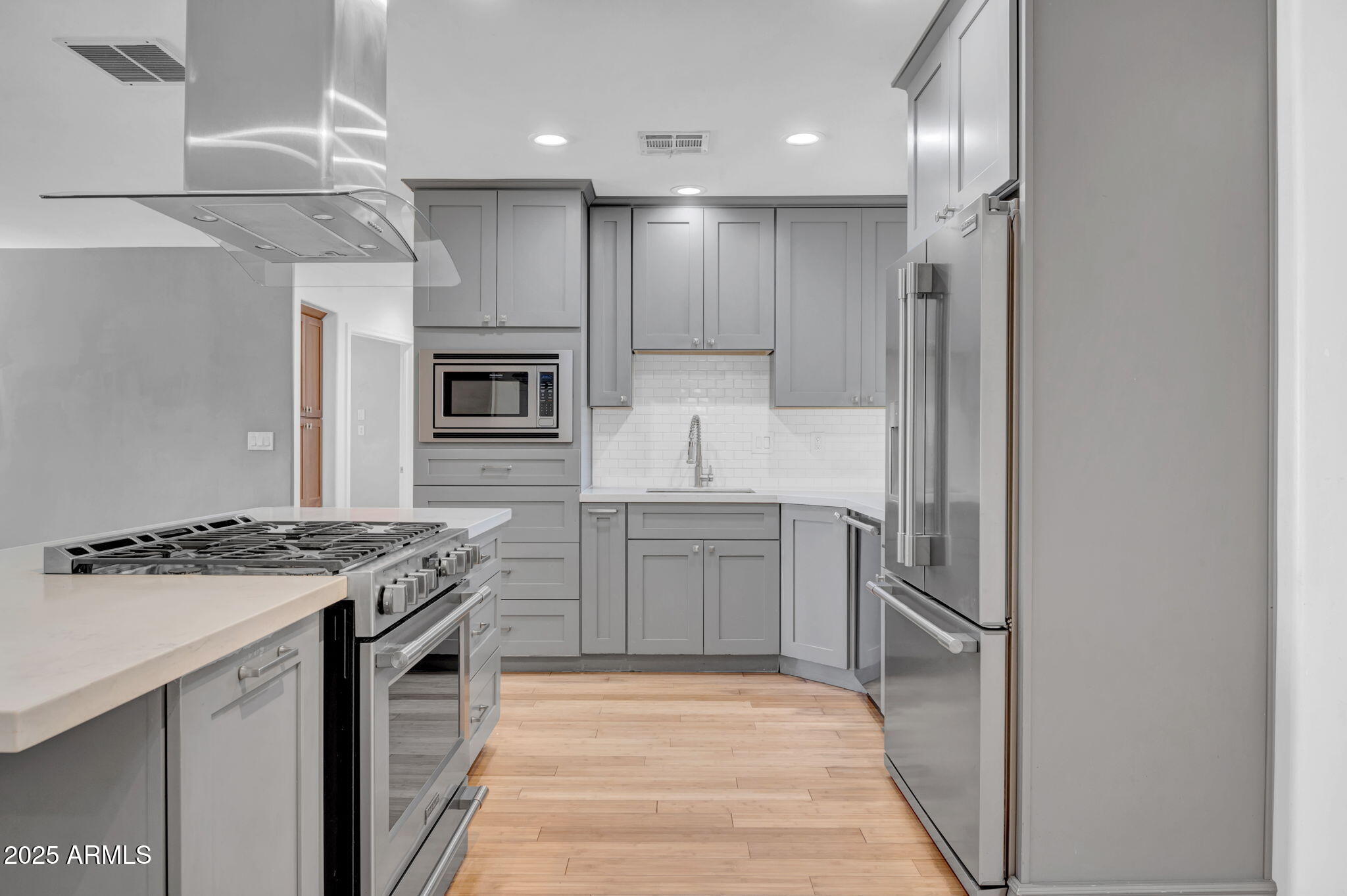 2214 E SELLS Drive