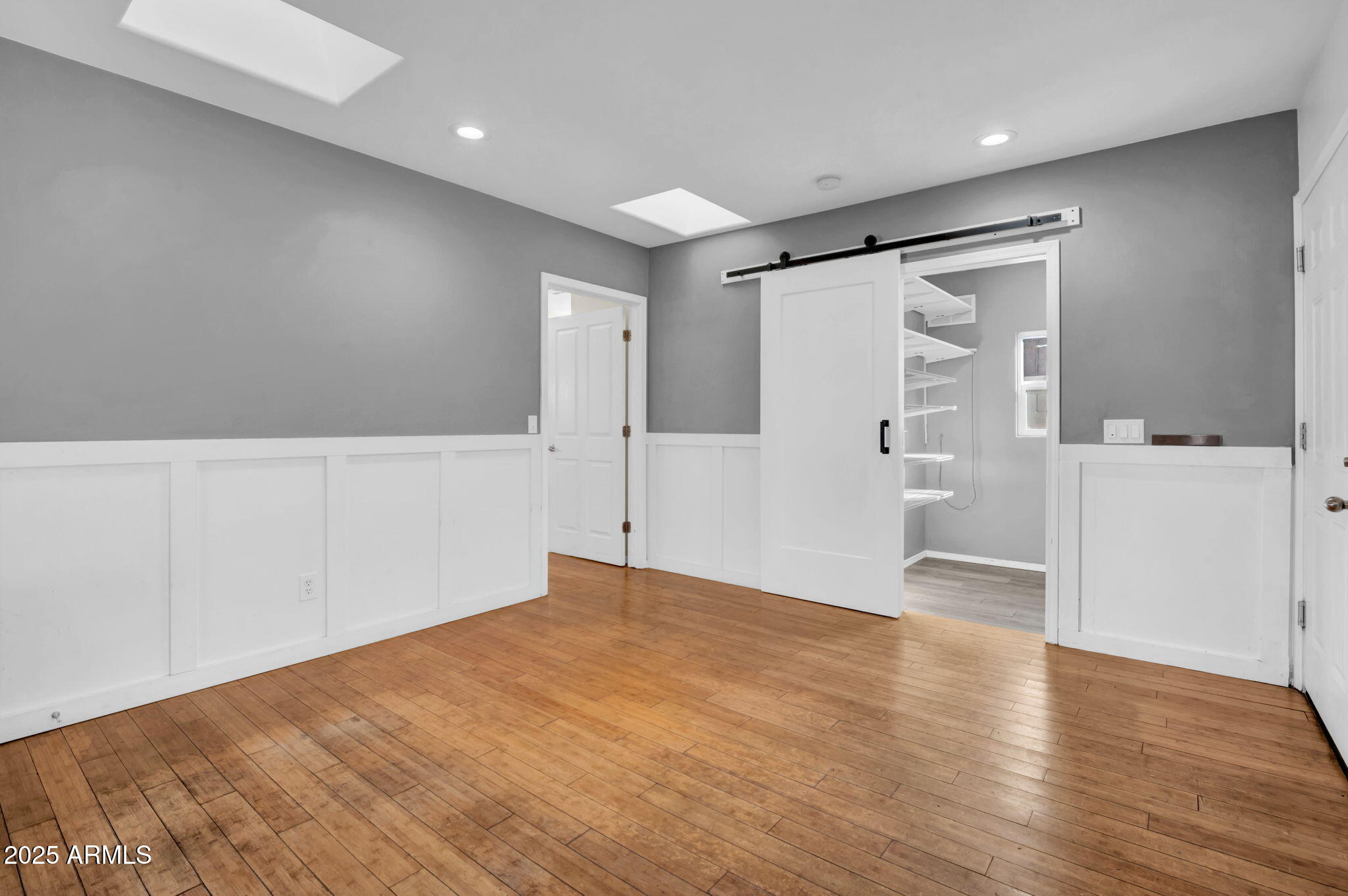 2214 E SELLS Drive