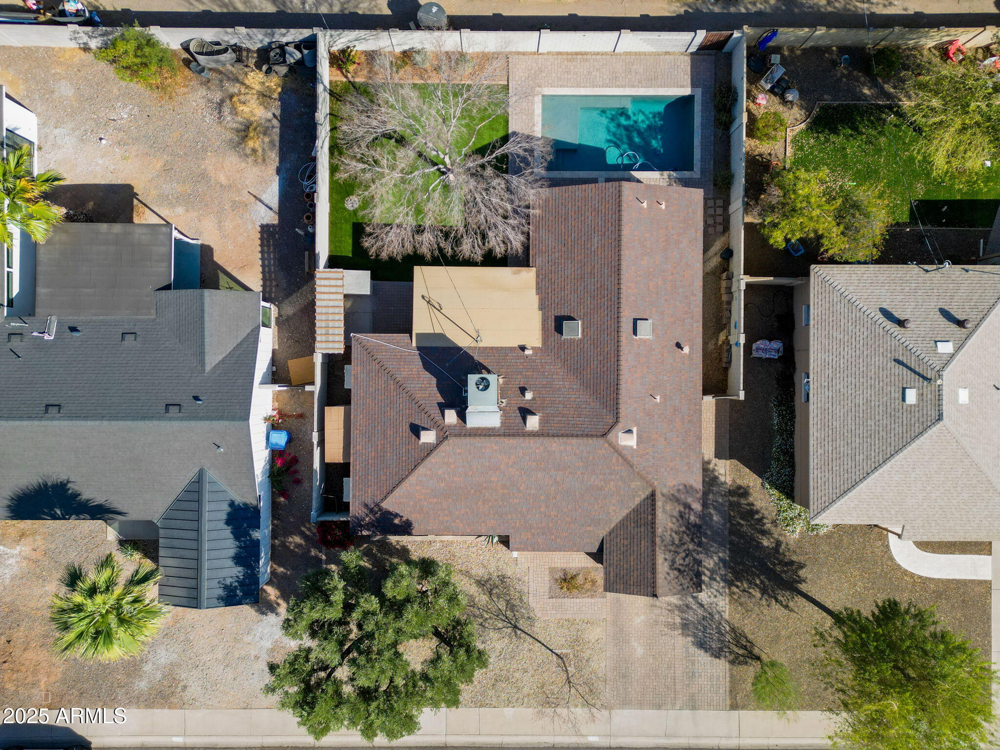 2214 E SELLS Drive