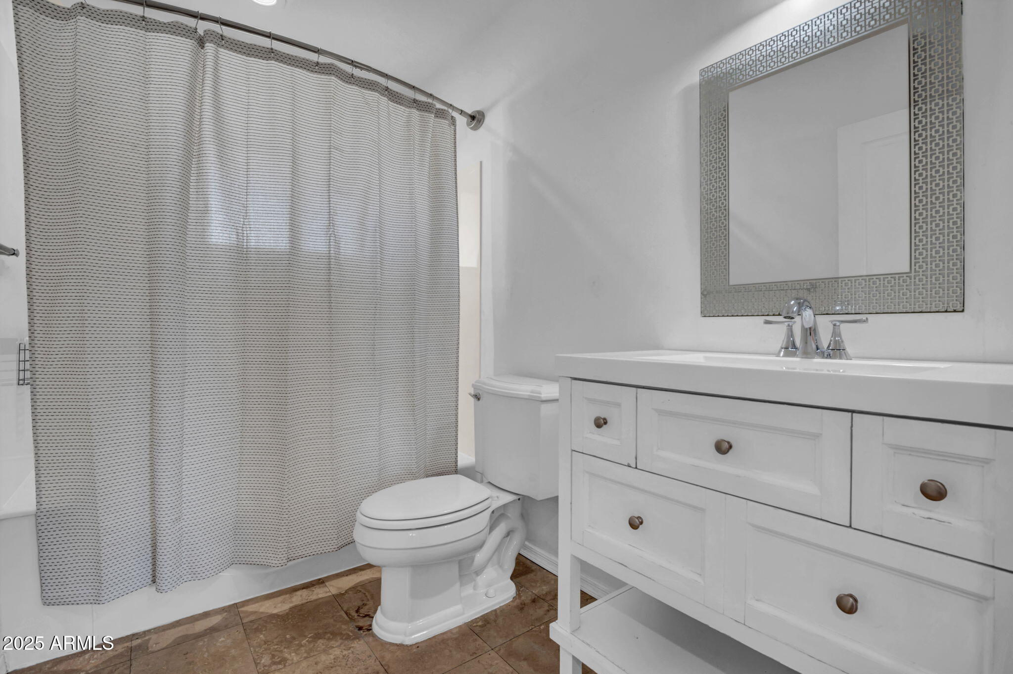 2214 E SELLS Drive