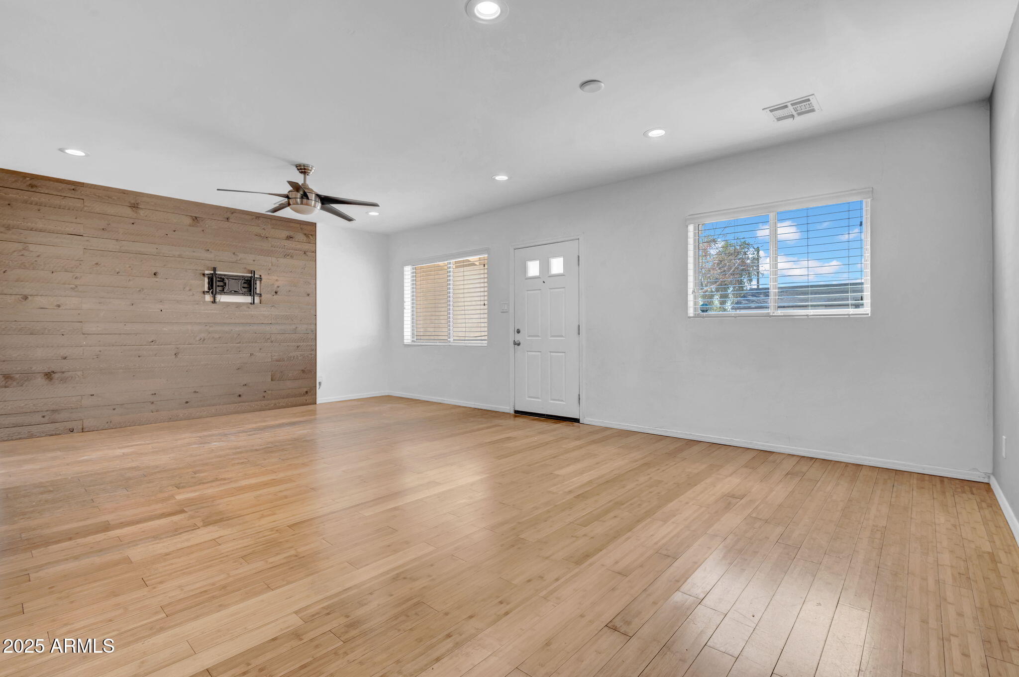 2214 E SELLS Drive