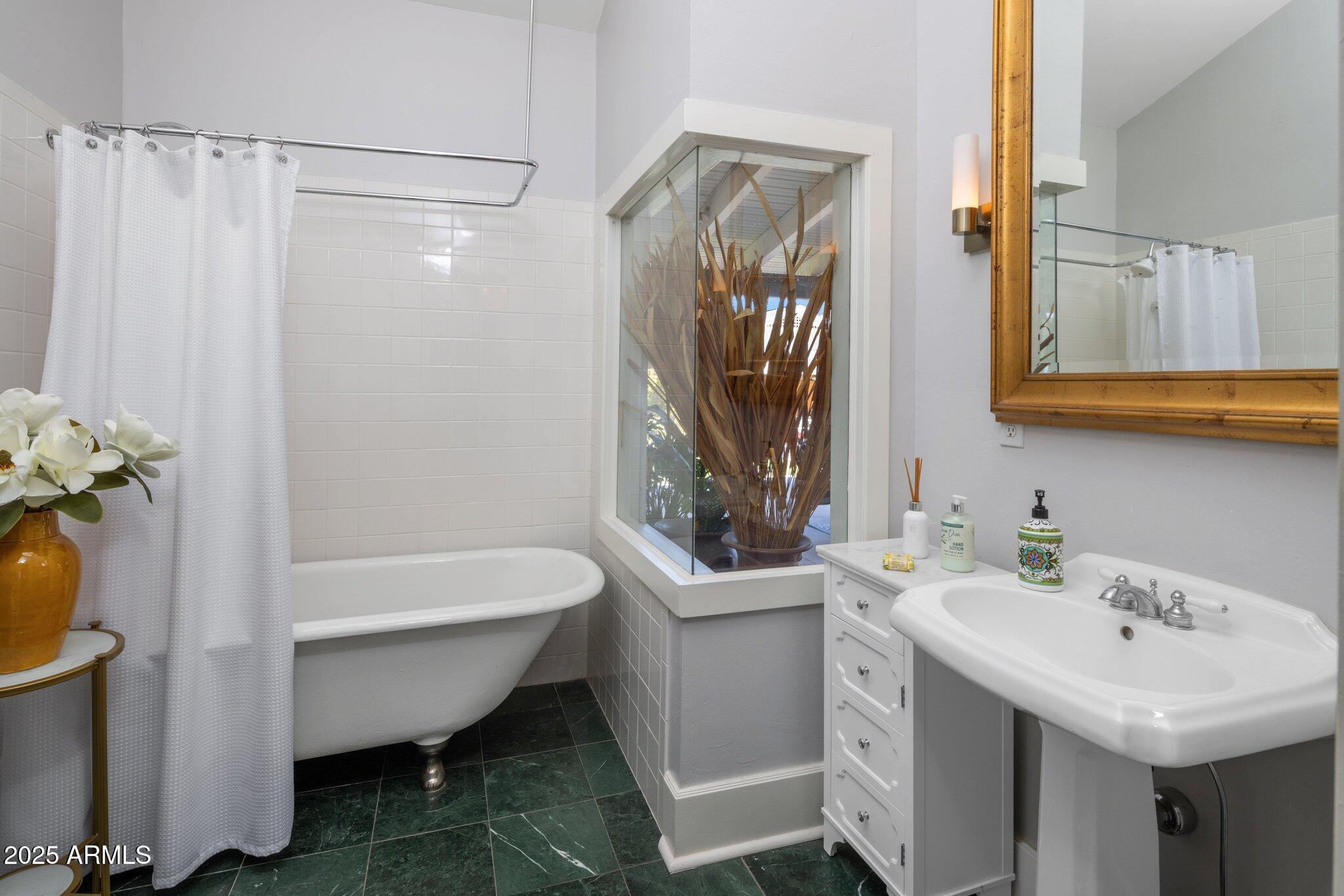 144 W PALM Lane