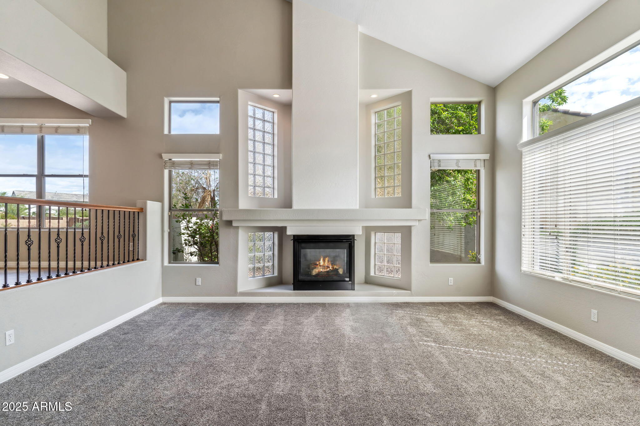 5042 W LARIAT Lane