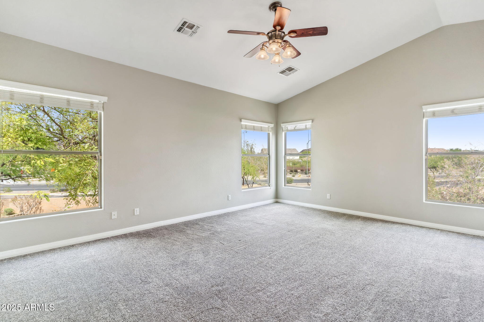 5042 W LARIAT Lane