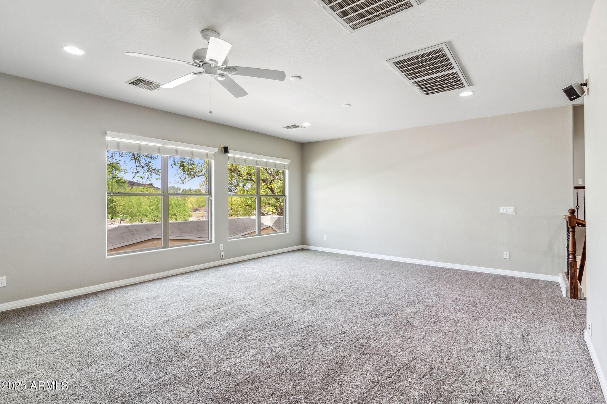 5042 W LARIAT Lane
