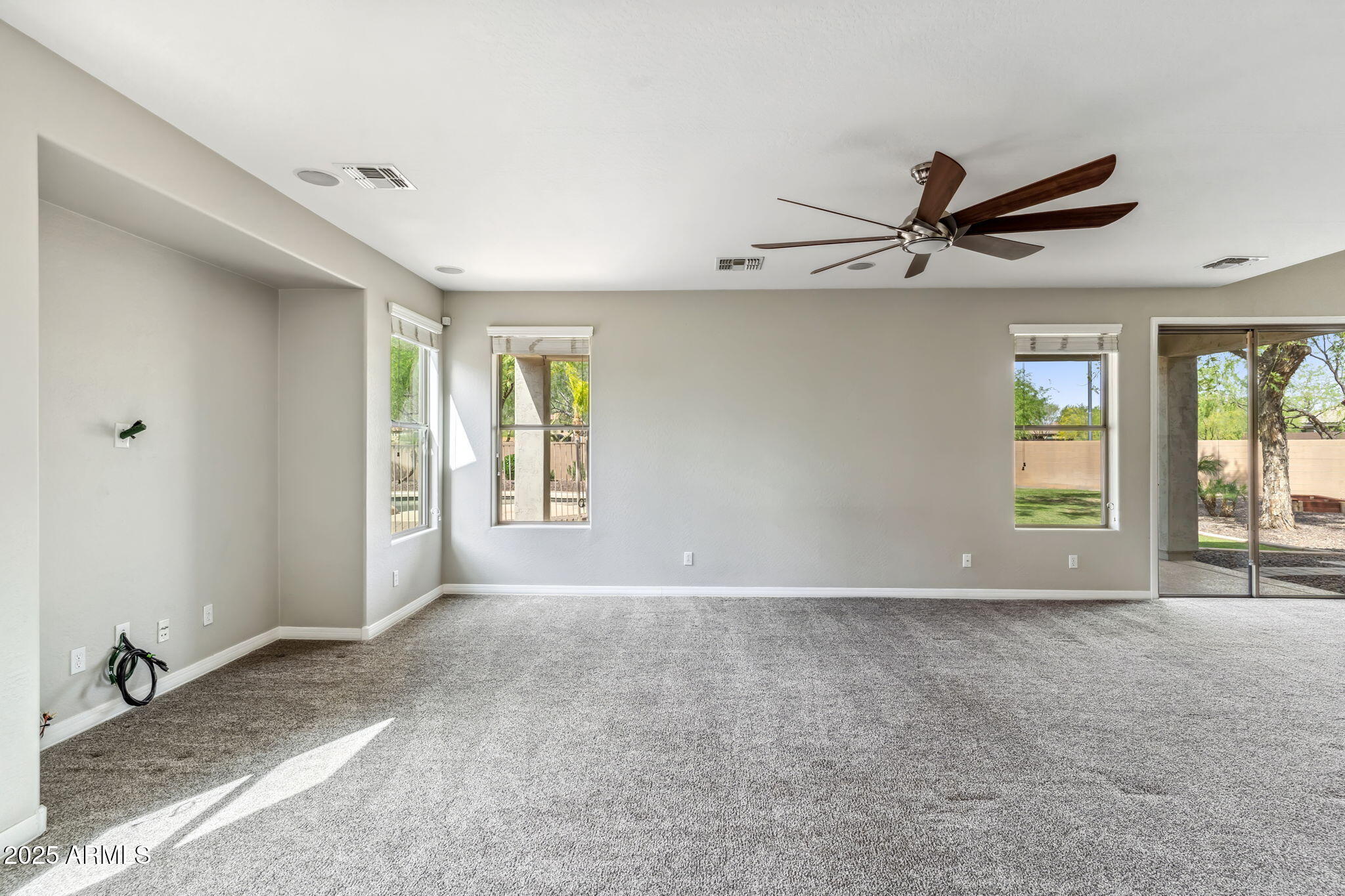 5042 W LARIAT Lane