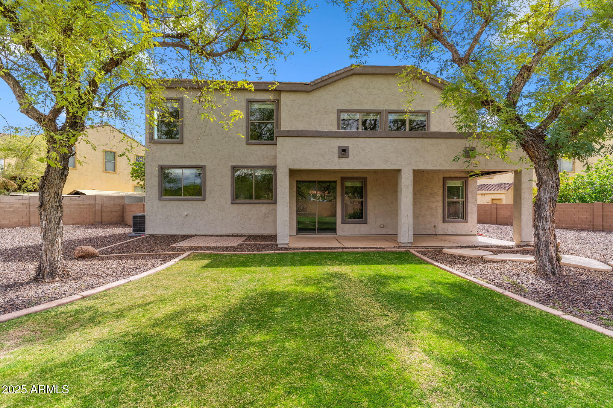 5042 W LARIAT Lane