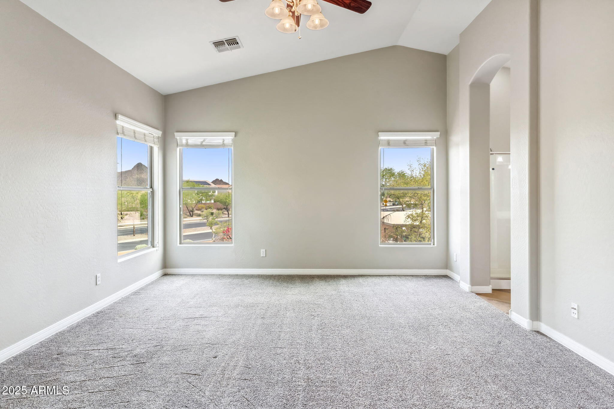5042 W LARIAT Lane