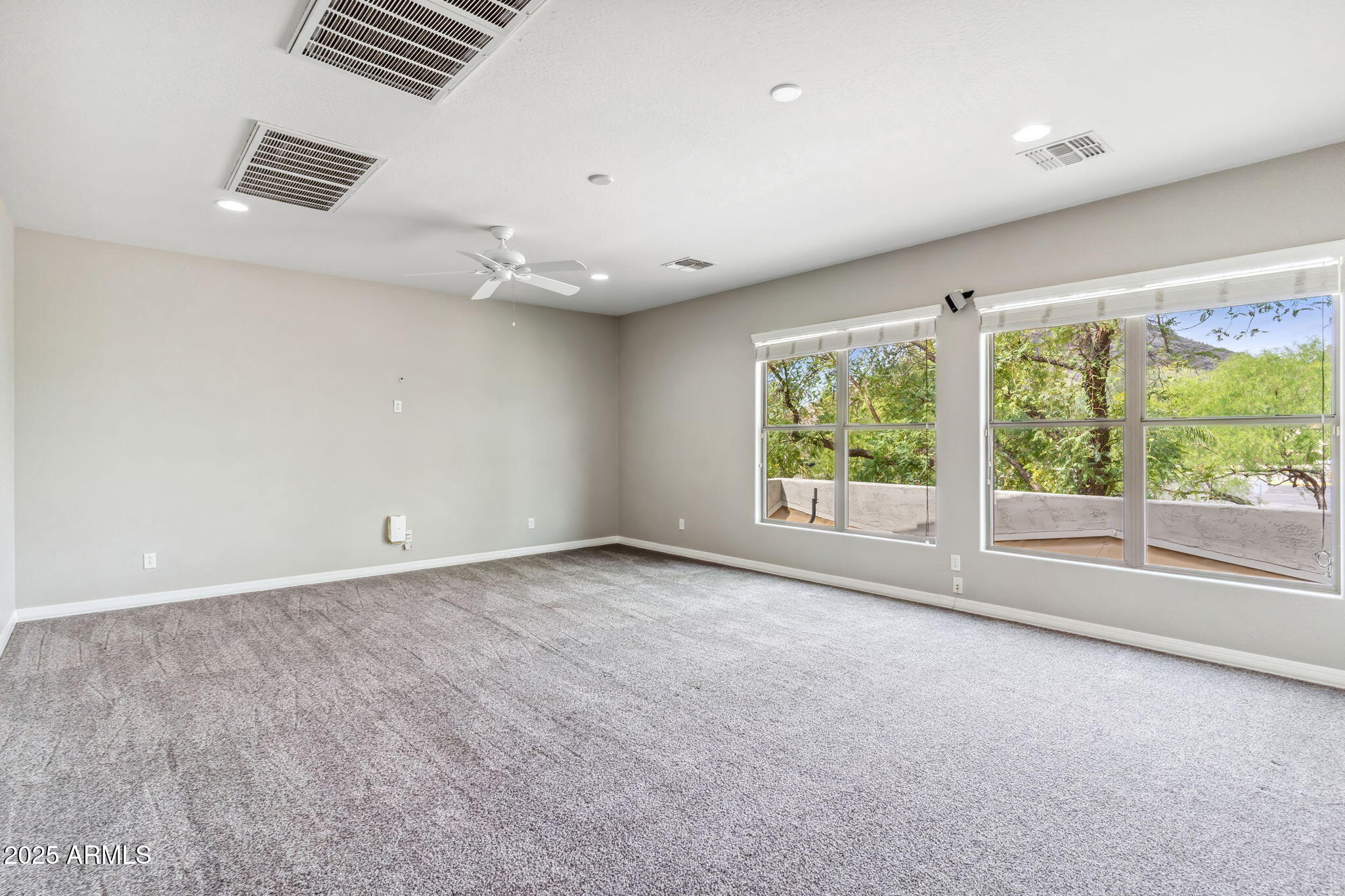 5042 W LARIAT Lane