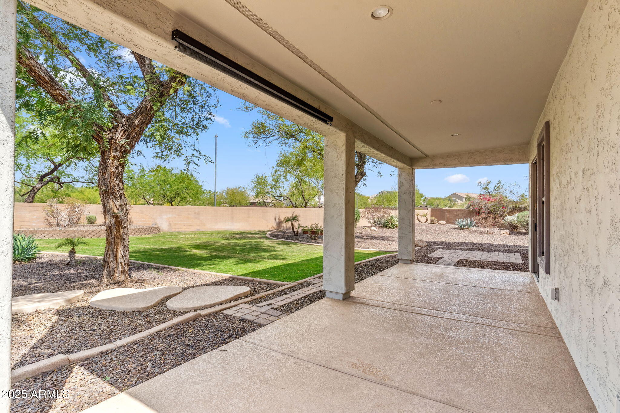 5042 W LARIAT Lane