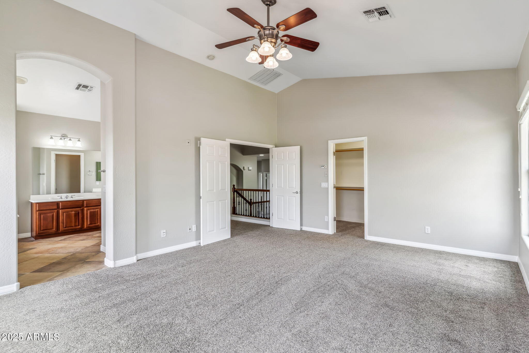 5042 W LARIAT Lane
