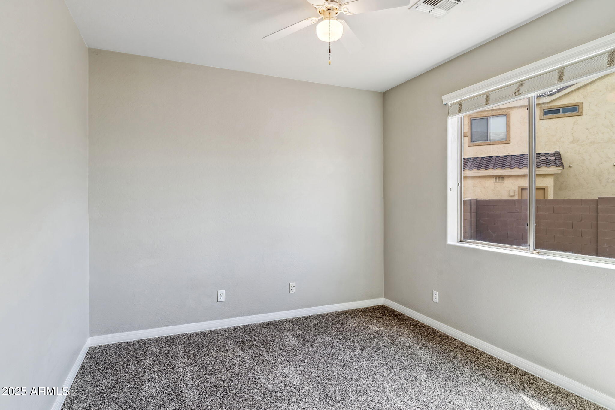 5042 W LARIAT Lane