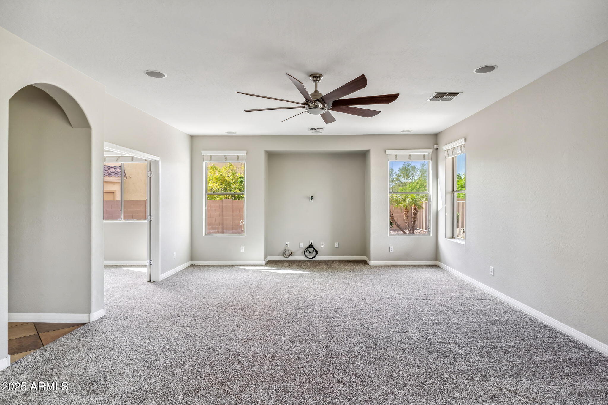 5042 W LARIAT Lane