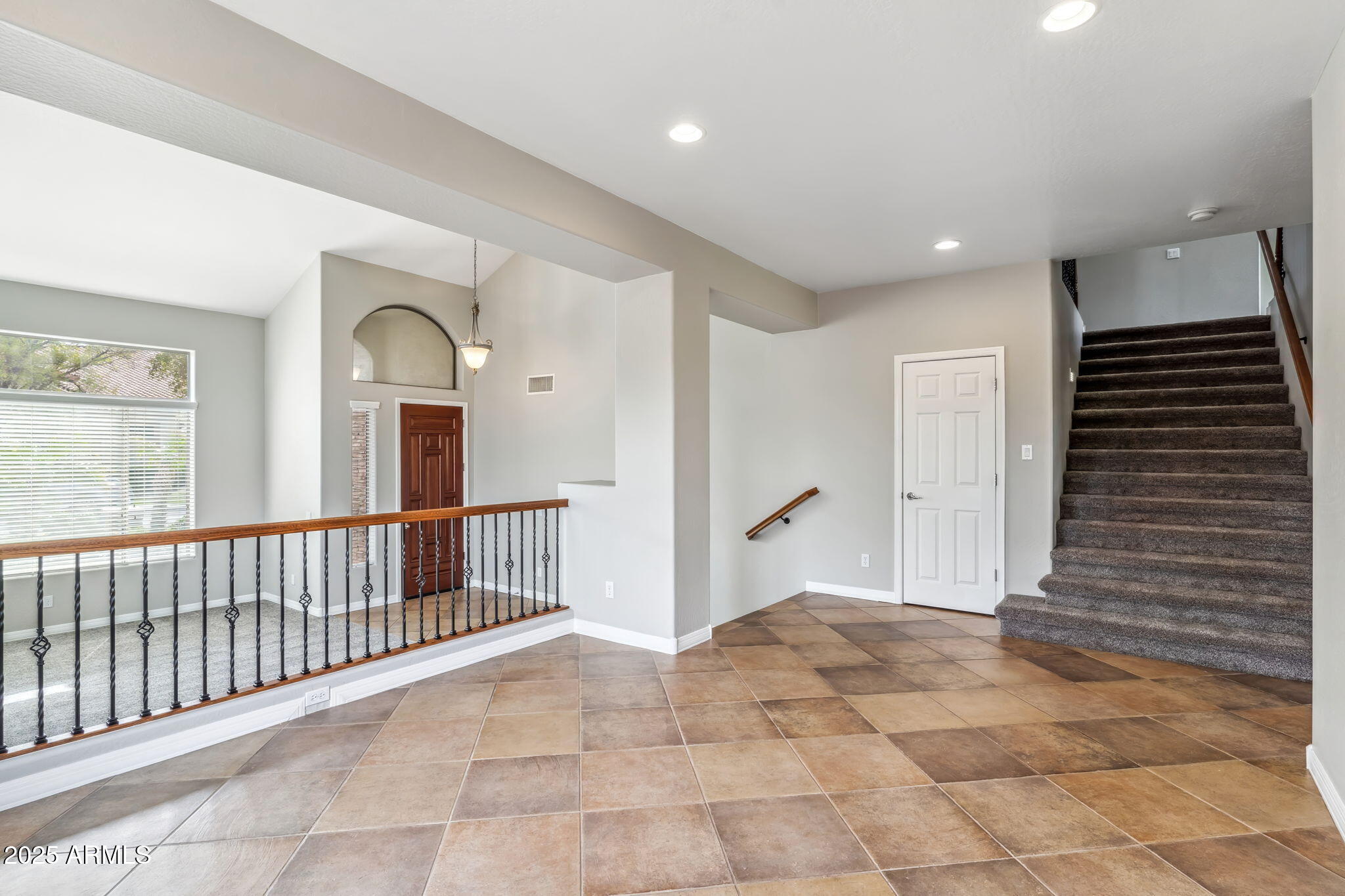 5042 W LARIAT Lane