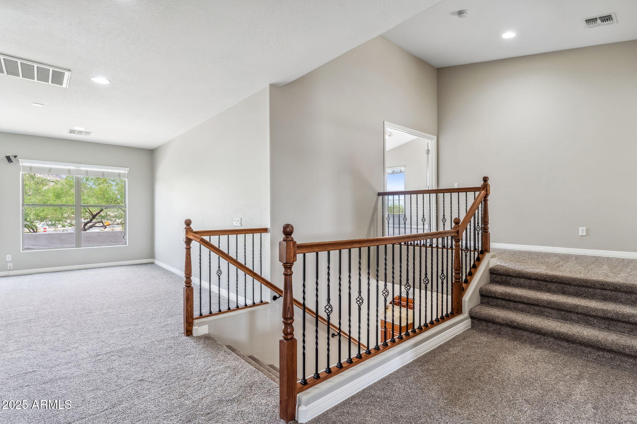 5042 W LARIAT Lane