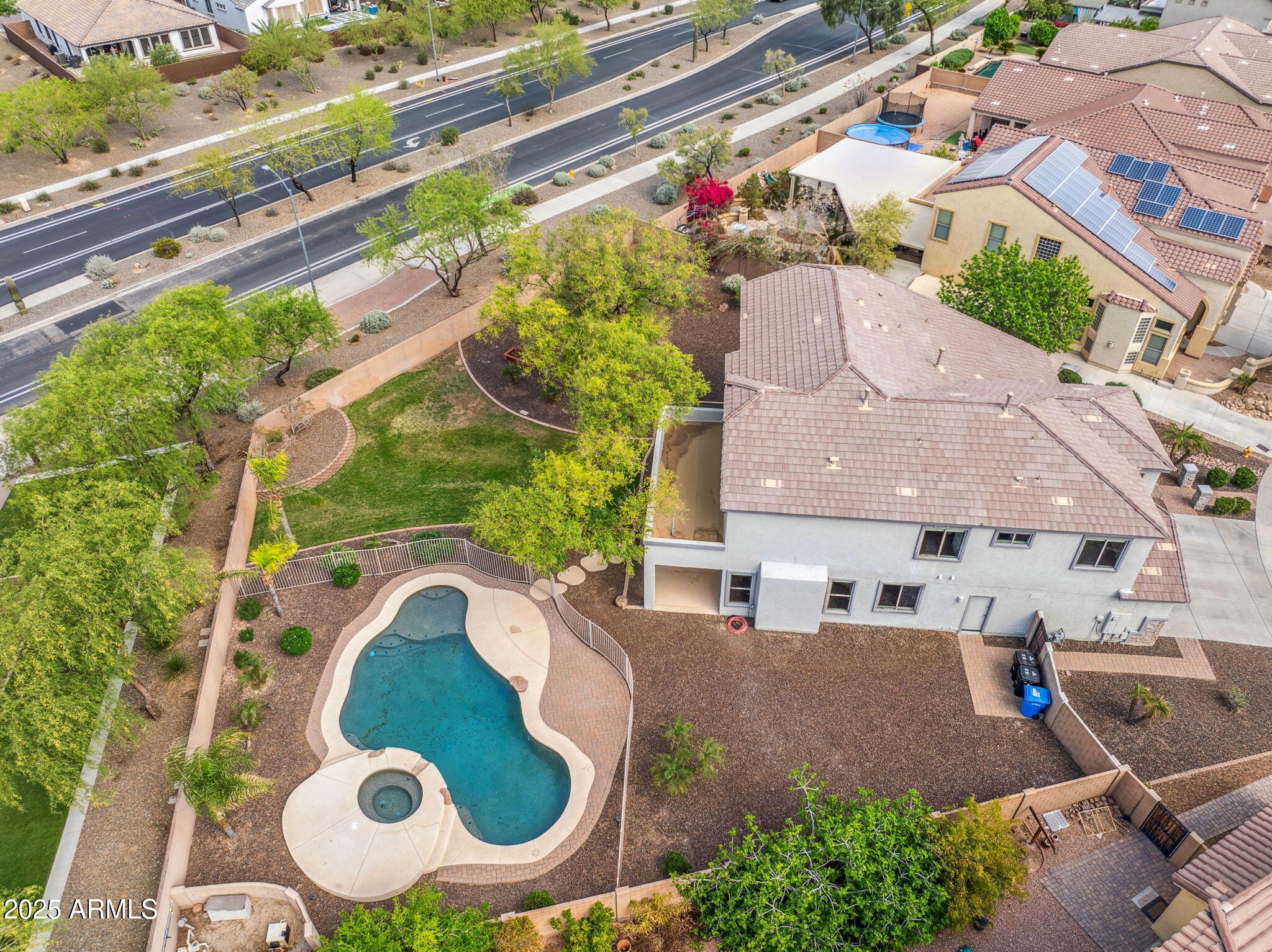 5042 W LARIAT Lane