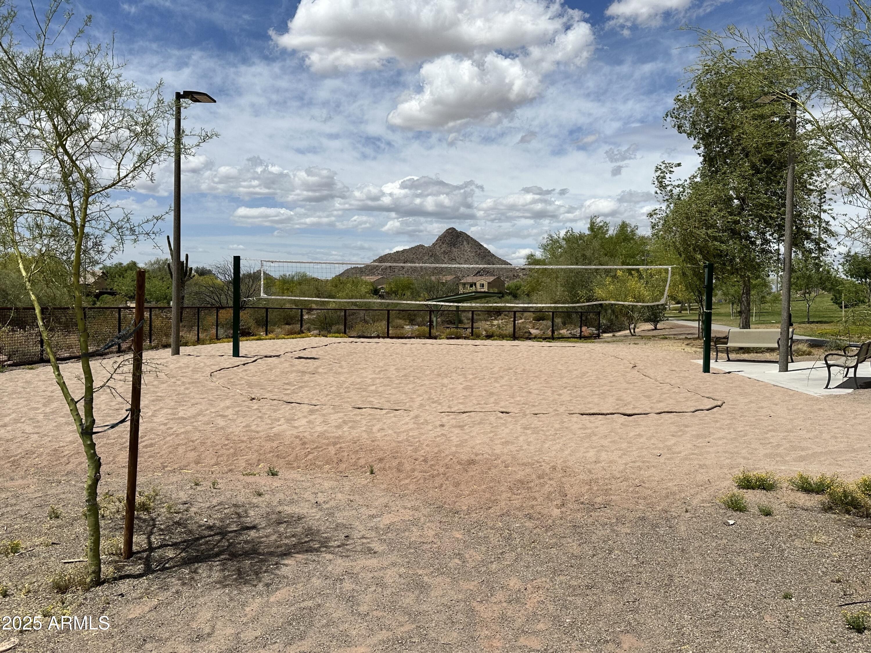 5042 W LARIAT Lane